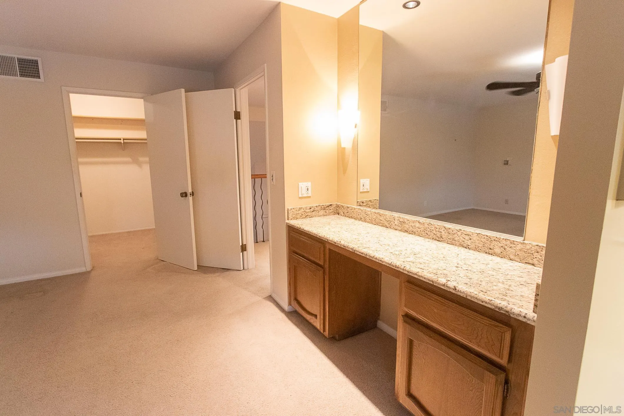 https://cdn.realtyfeed.com/cdn/127/260019749/db68ea4de82e4805b173e4008078d183.webp