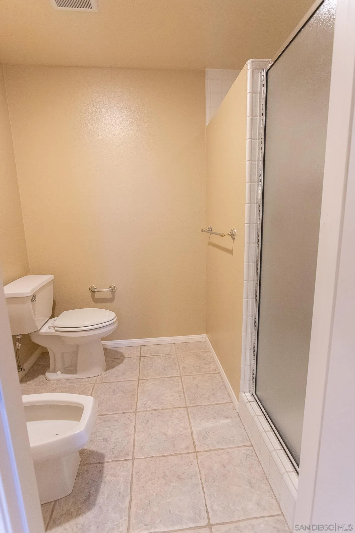 https://cdn.realtyfeed.com/cdn/127/260019749/ea9d6d8ac6f91eaf52986e8894d3bc3e.webp