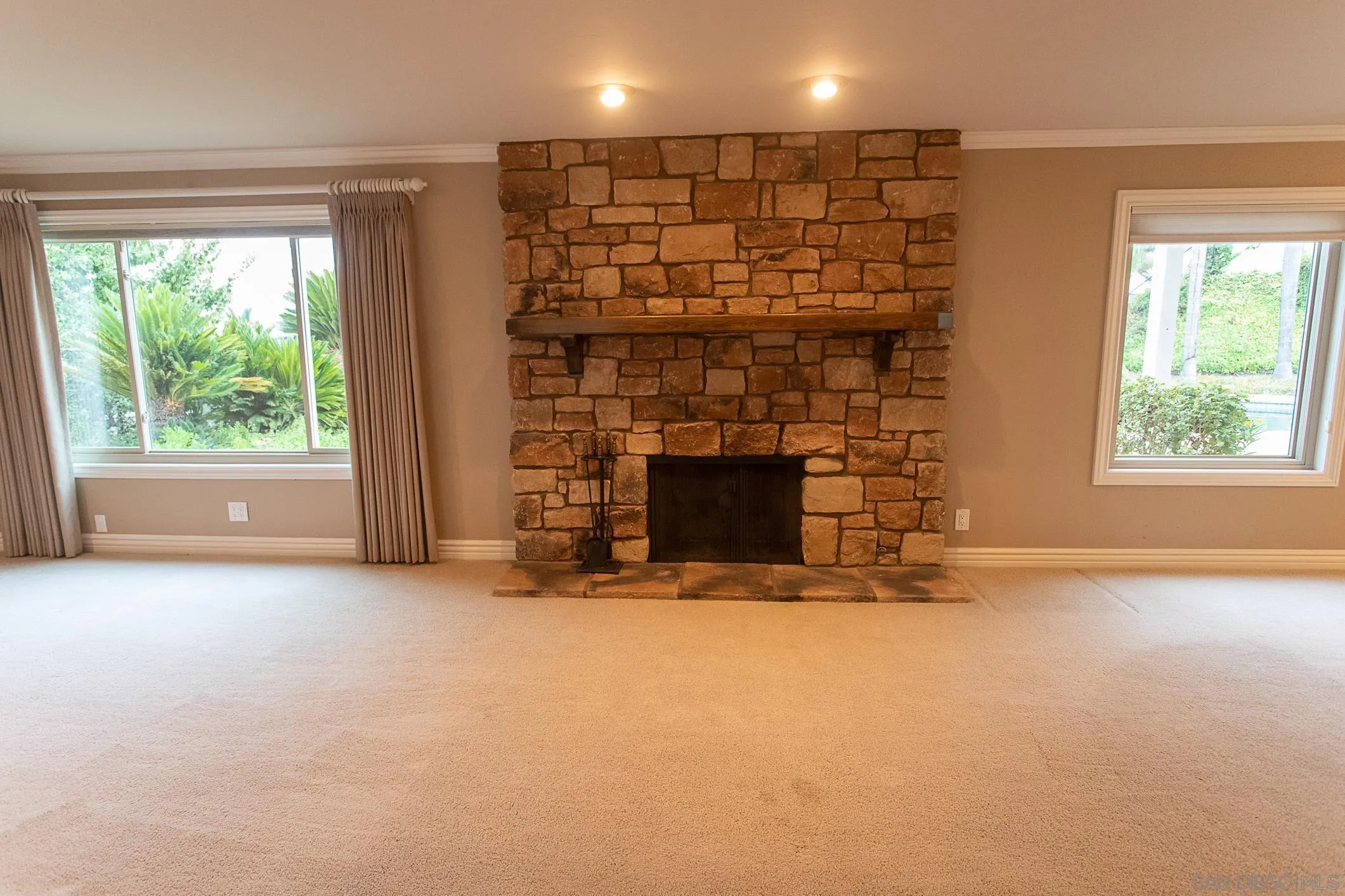 https://cdn.realtyfeed.com/cdn/127/260019749/ef4a420061ce384f2f7f3de2011bf627.webp