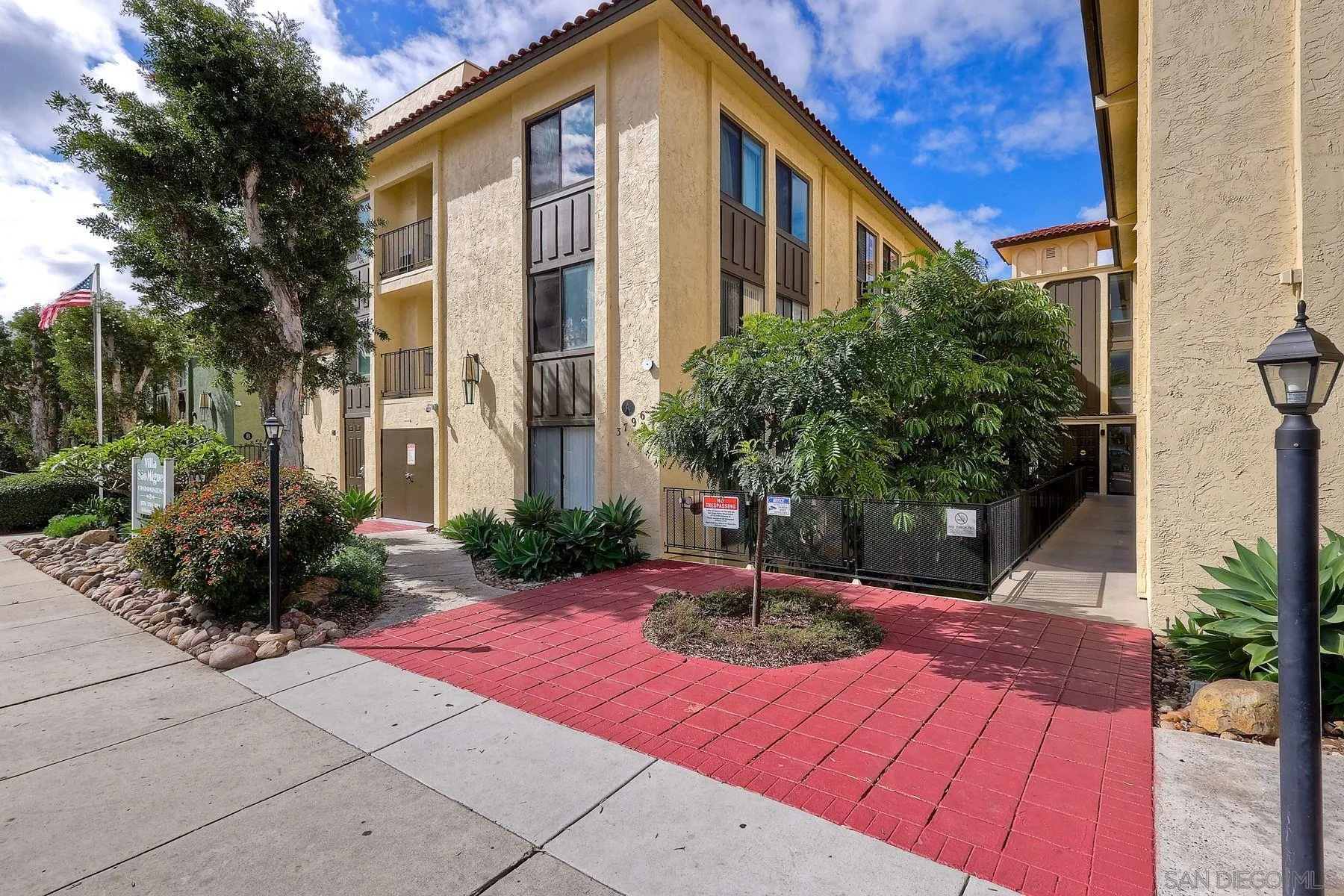 Photo #1: 260019750 Listing: Photo #1