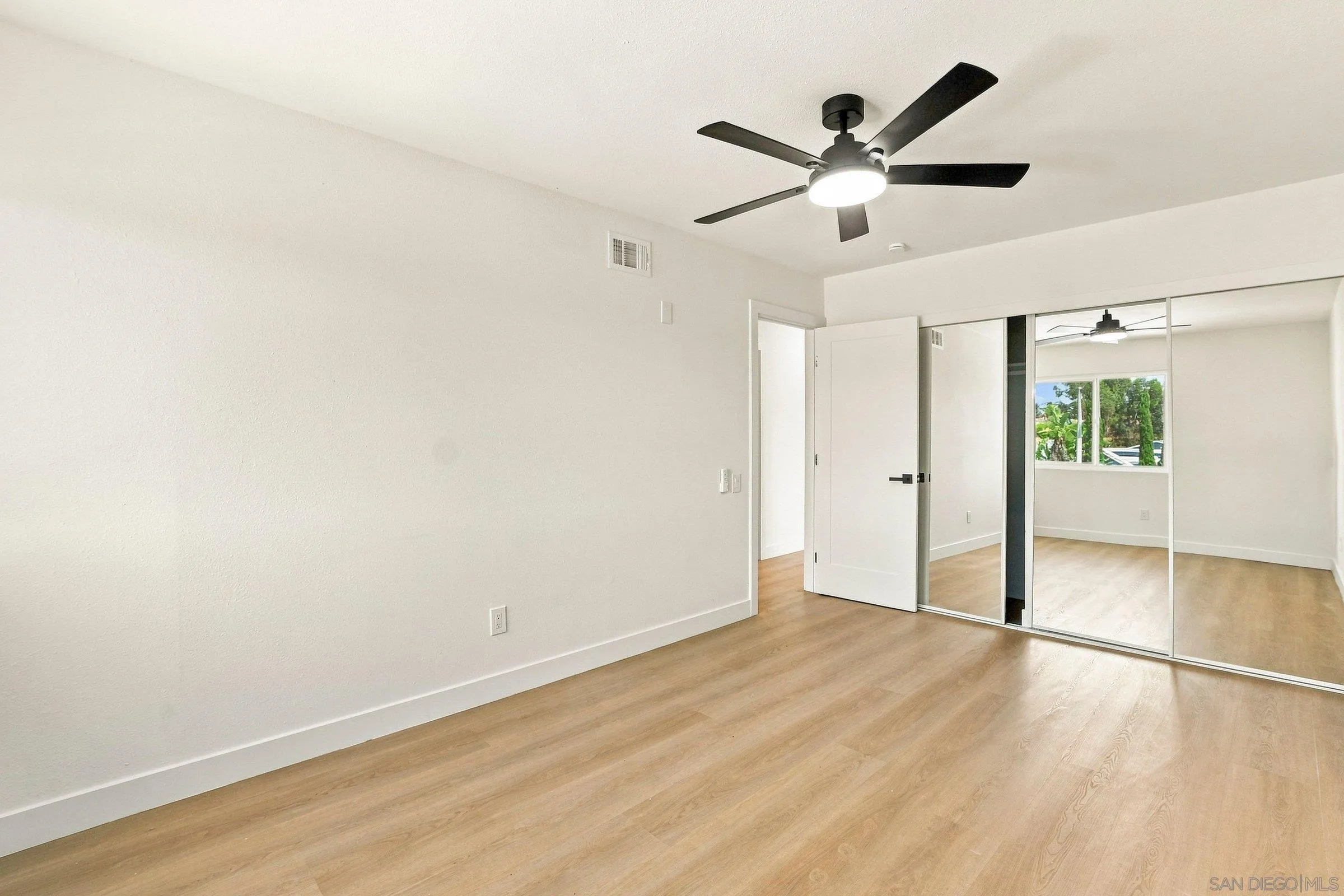 https://cdn.realtyfeed.com/cdn/127/260019751/8d08e3dc1d350386e74bbabc65b1ae03.webp