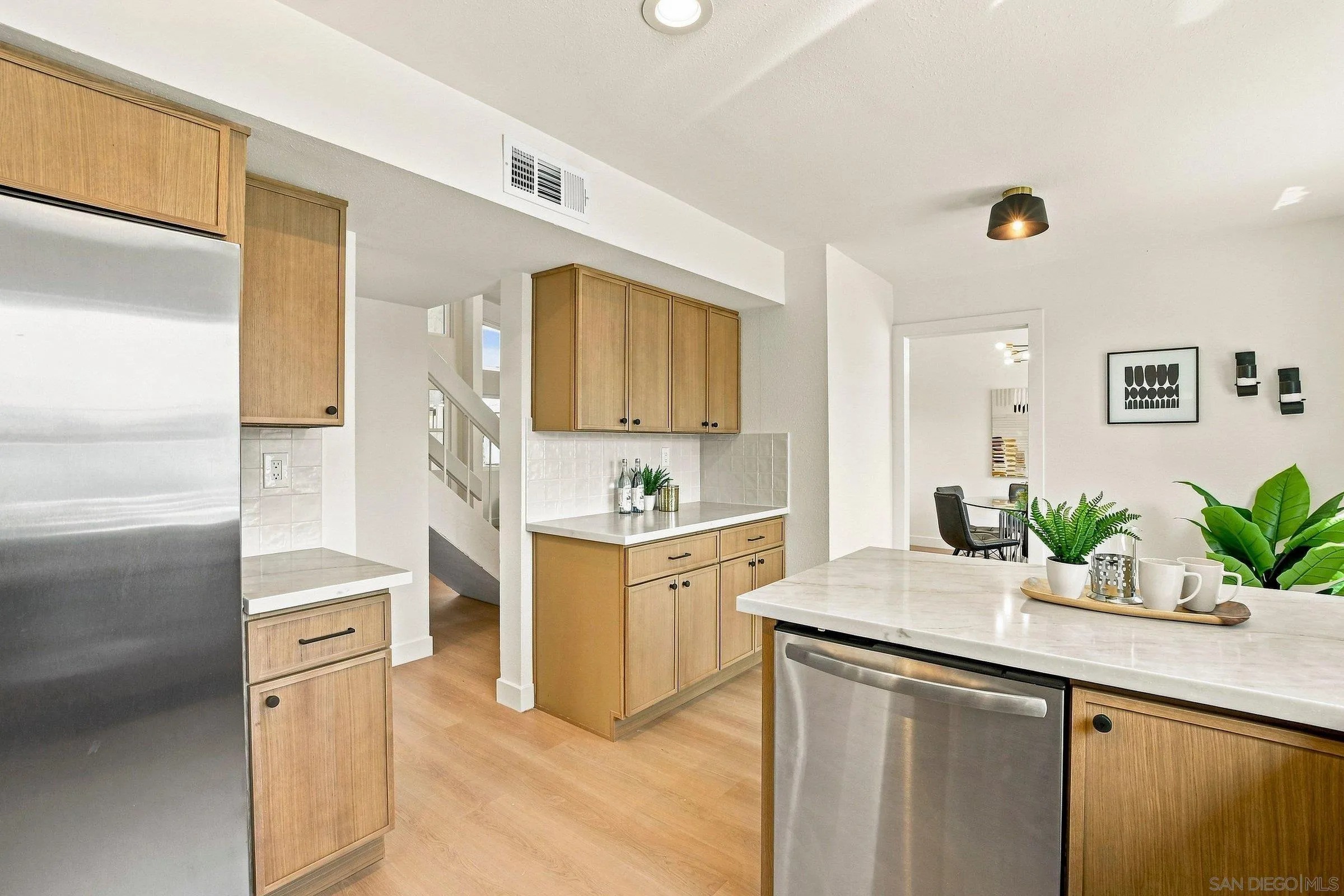 https://cdn.realtyfeed.com/cdn/127/260019751/b88903eff93eaf5f387f16d8d43abbde.webp