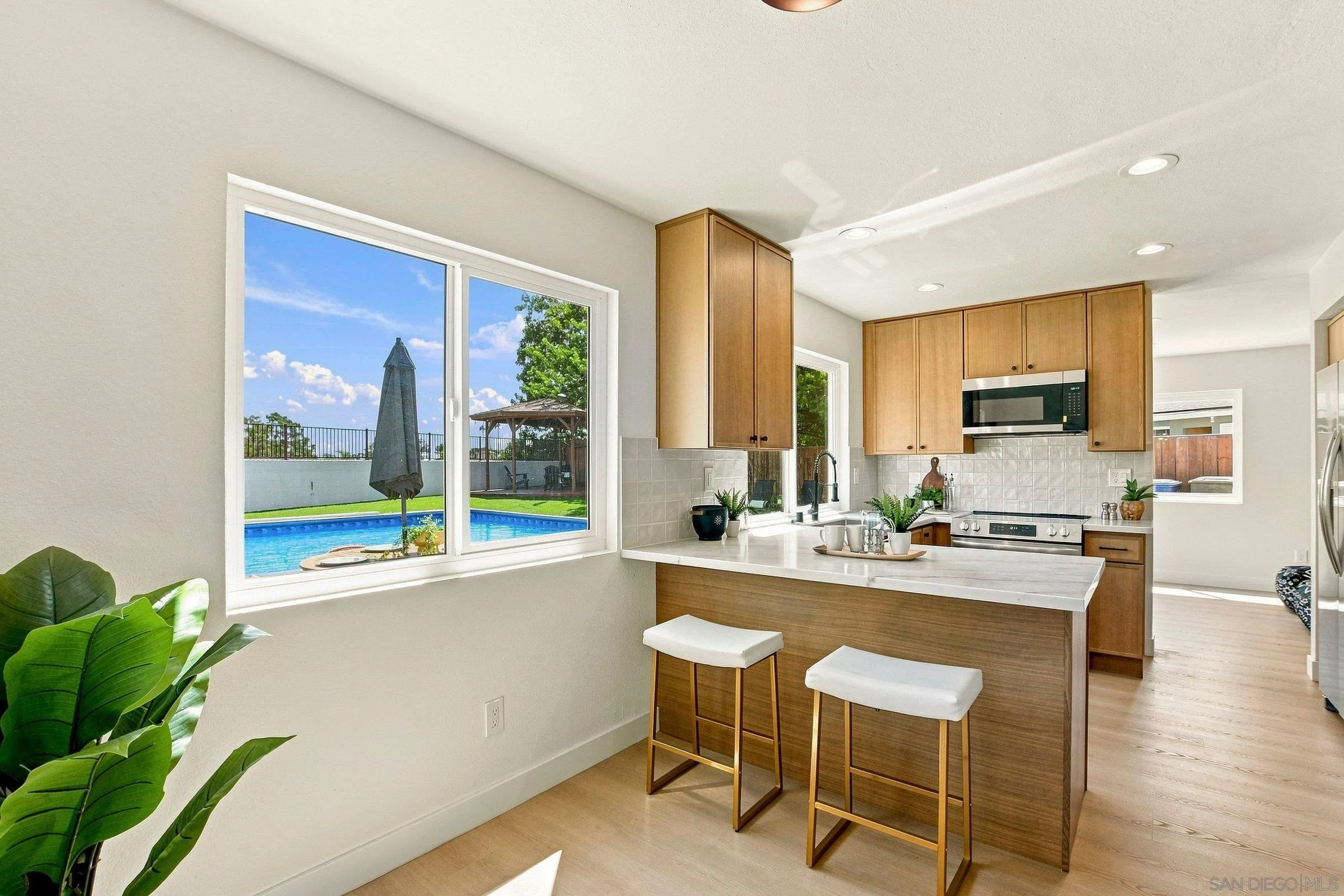 https://cdn.realtyfeed.com/cdn/127/260019751/f2fb6a68b9cd89caf158e0459d9f8668.webp