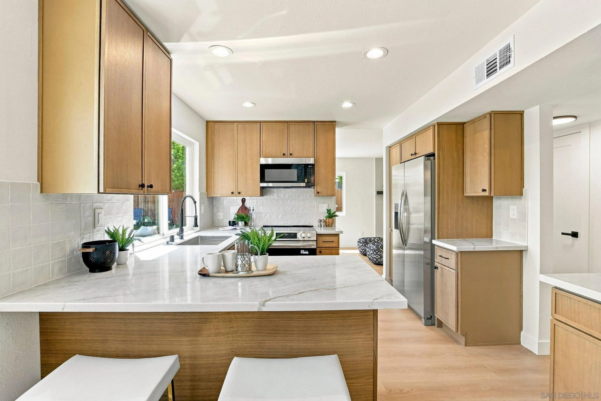 https://cdn.realtyfeed.com/cdn/127/260019751/f3a5c51ca9ef836bc375f81f0ddfeca7.webp