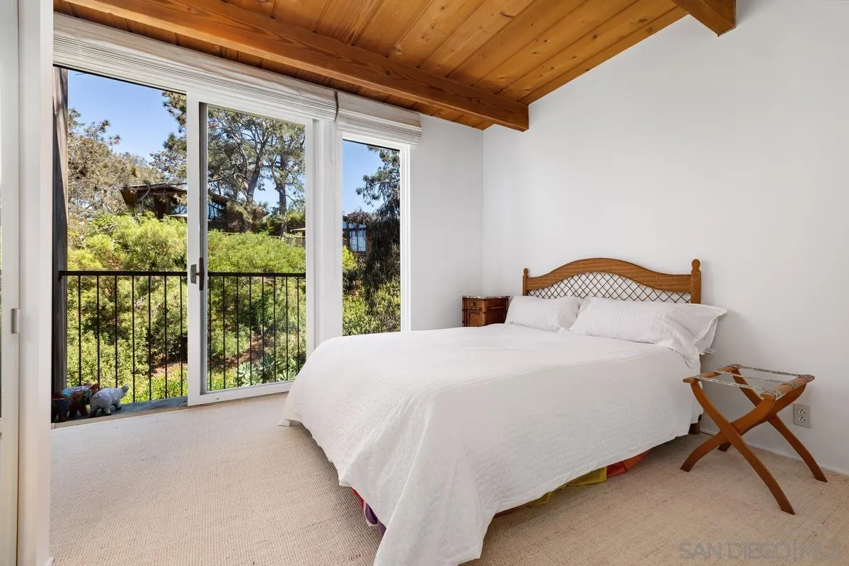 https://cdn.realtyfeed.com/cdn/127/260019752/6d9e46688740d7b8613ba8eaa0cbbc35.webp