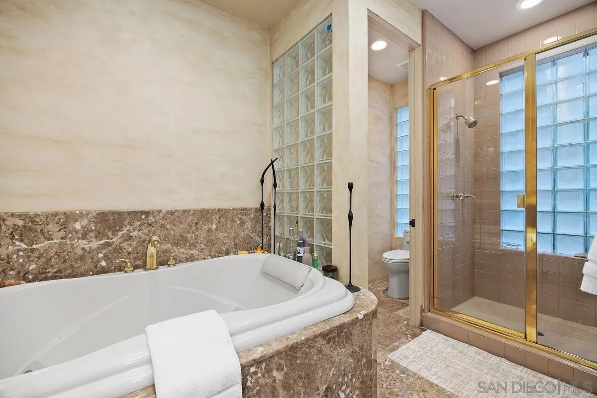 https://cdn.realtyfeed.com/cdn/127/260019752/8a5b5cccc78ecc9e6fdc6f9a32dcfc07.webp