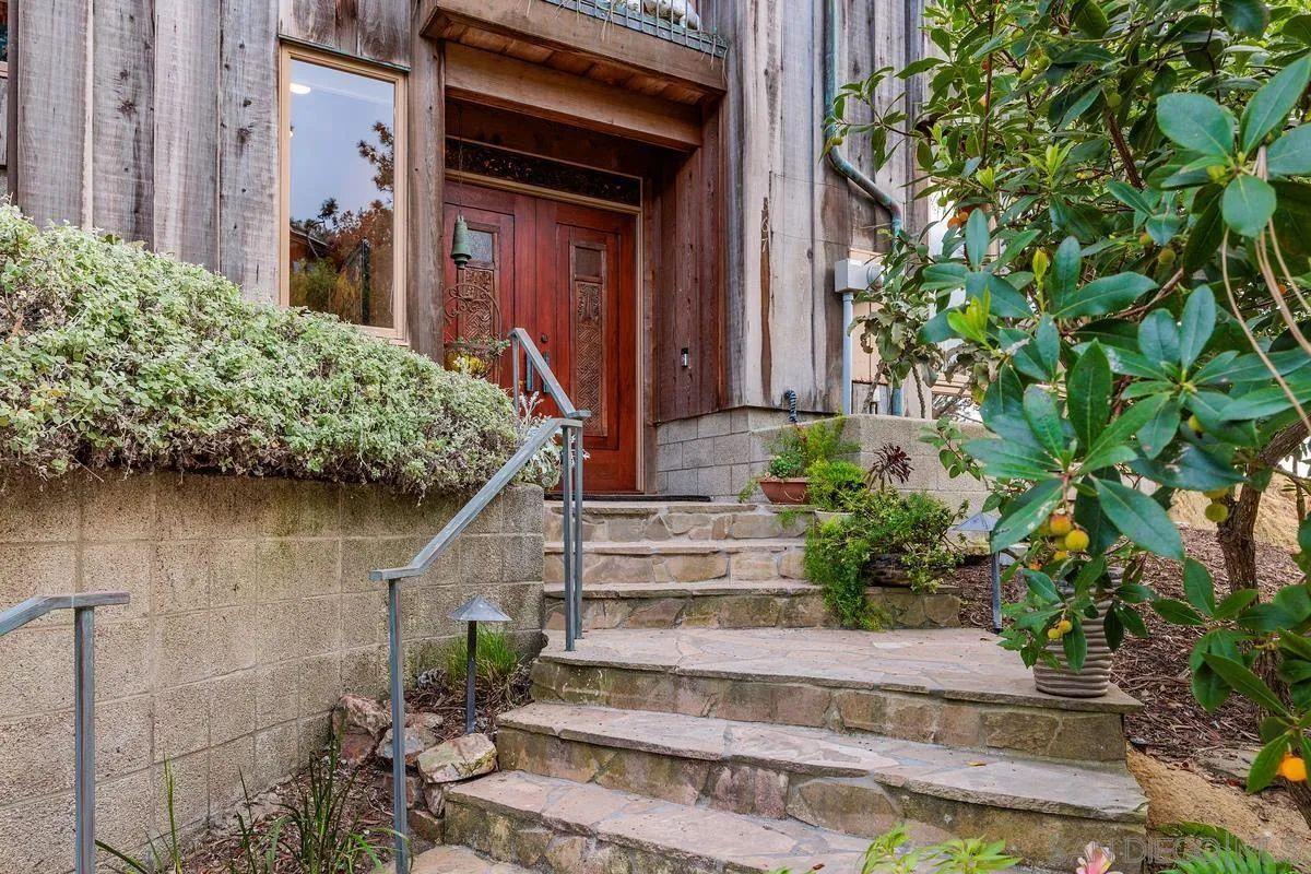 https://cdn.realtyfeed.com/cdn/127/260019752/9fa5015ee7c68ca505bb3302c19642cb.webp