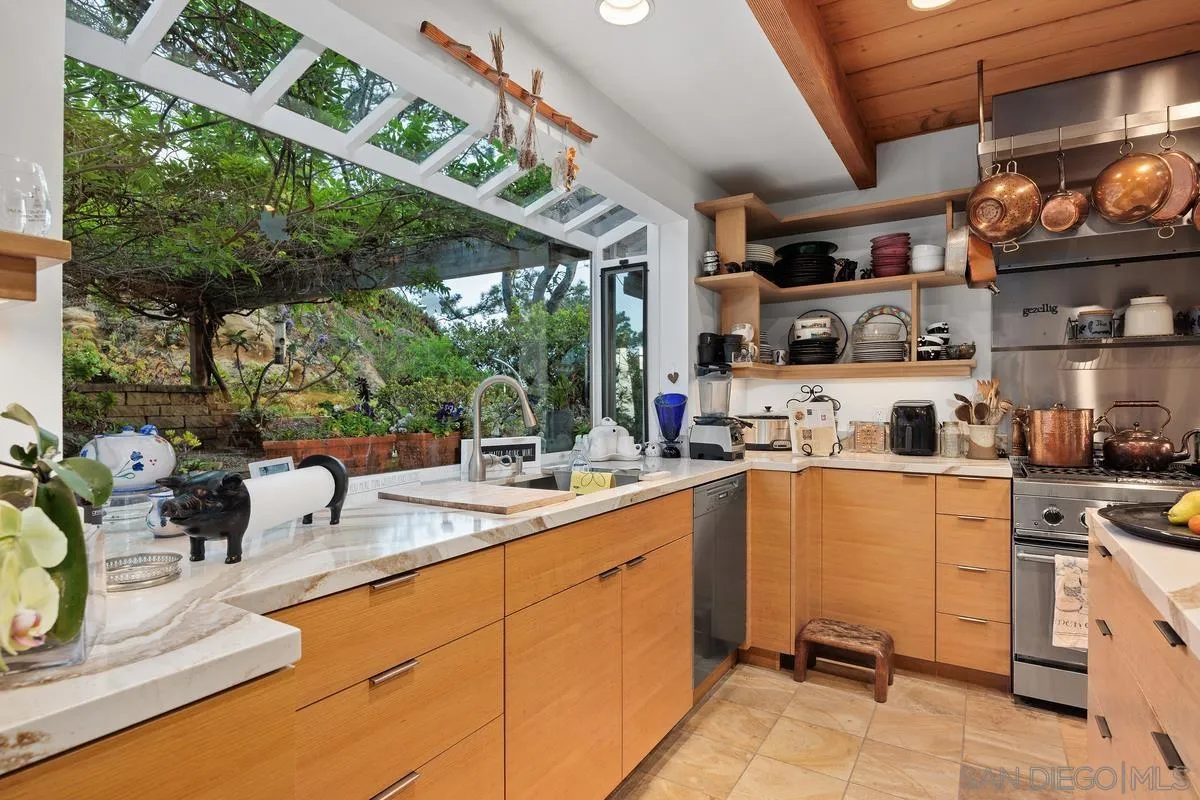https://cdn.realtyfeed.com/cdn/127/260019752/f3417a65e35bbefa0675ff44437863ae.webp