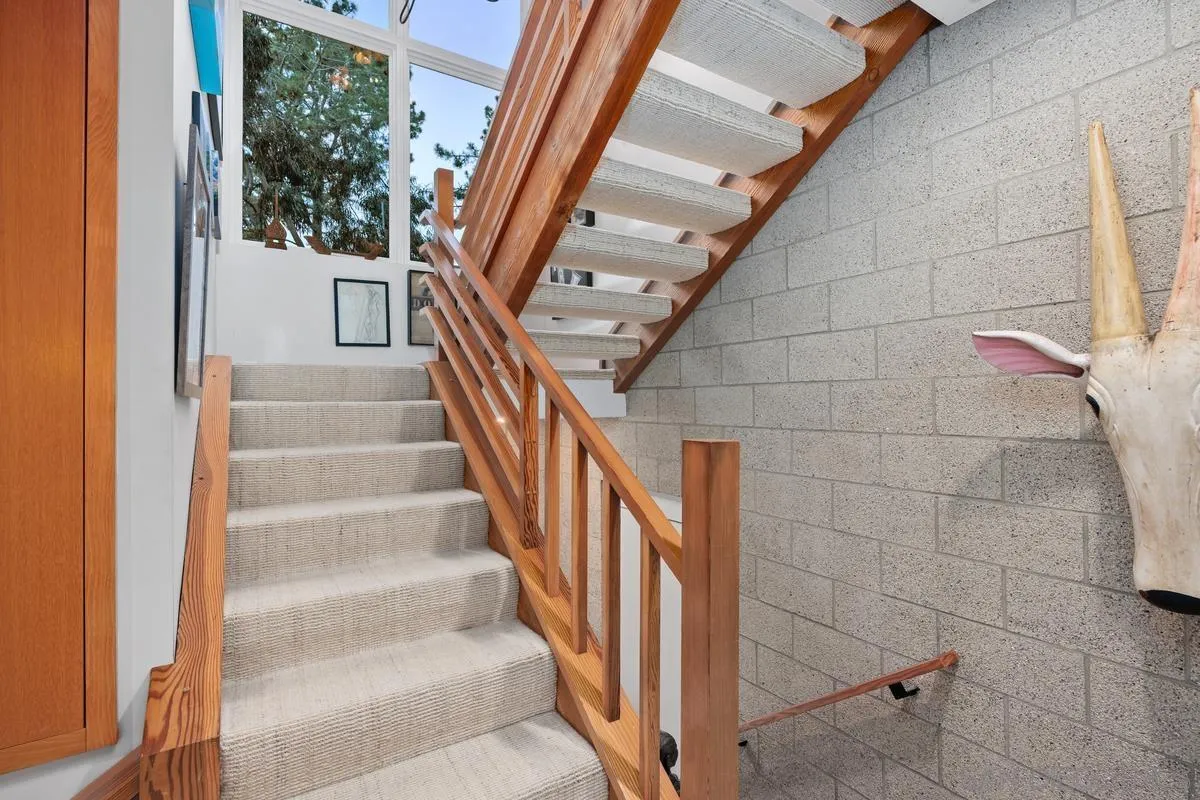 https://cdn.realtyfeed.com/cdn/127/260019752/f5d15bb464f2f6e9f947ebfb68568922.webp