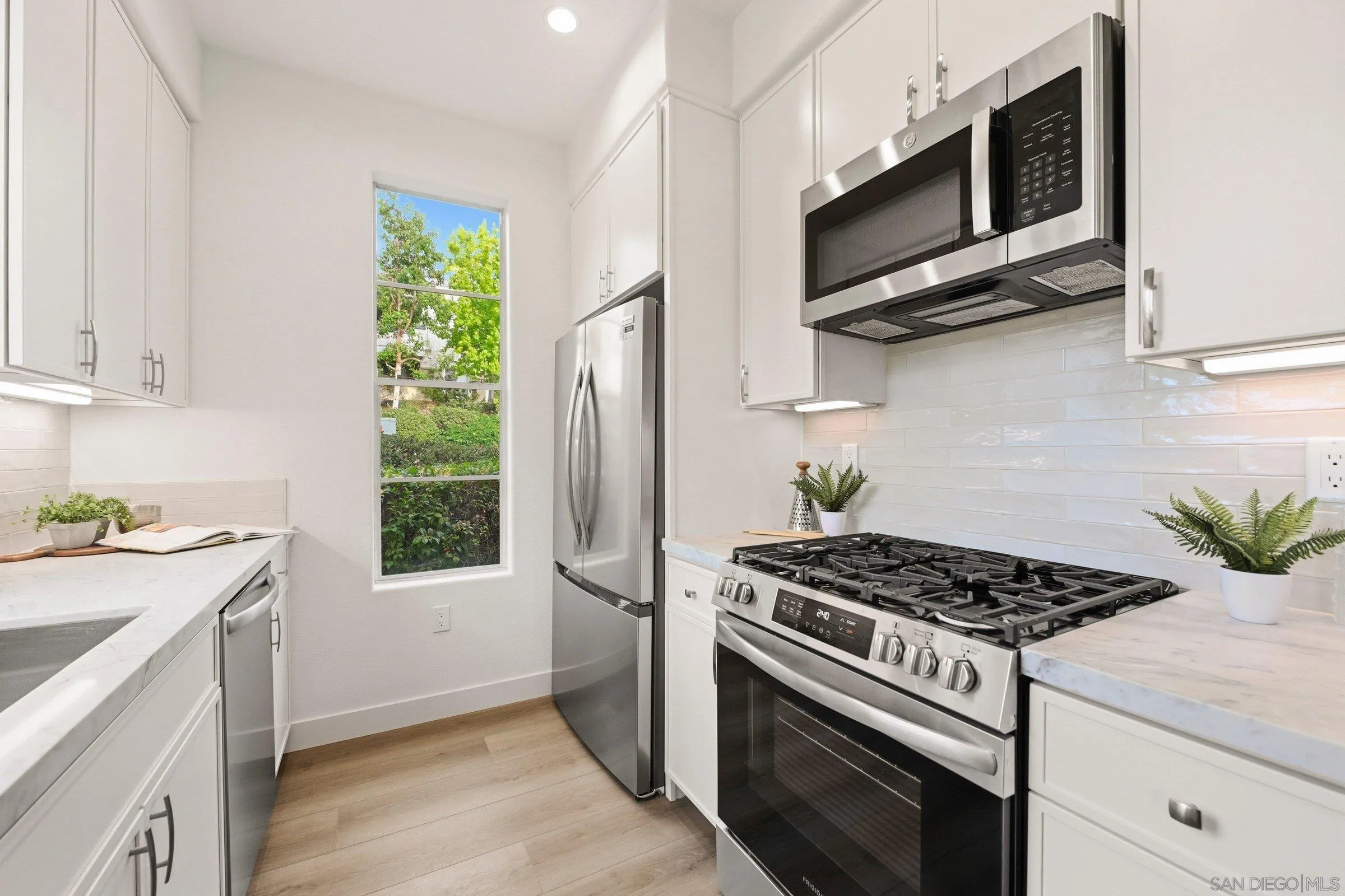 Photo #14: 260019754 Listing: Photo #14