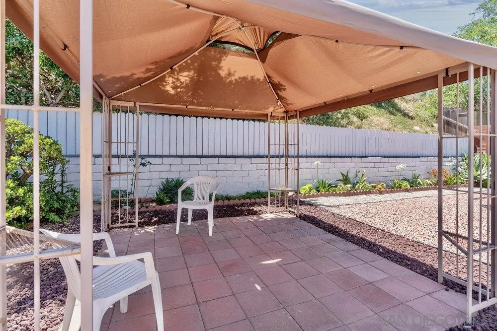 https://cdn.realtyfeed.com/cdn/127/260019756/26eafdad93014eb76d5efec54423cab5.webp