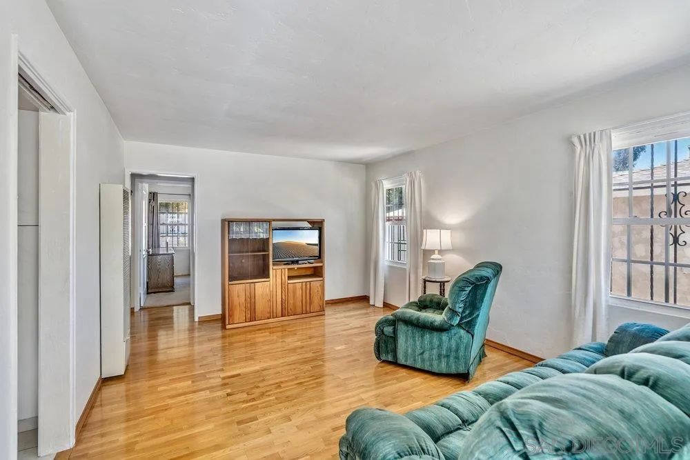 https://cdn.realtyfeed.com/cdn/127/260019756/40388afc31b1674de933a2030e57889d.webp