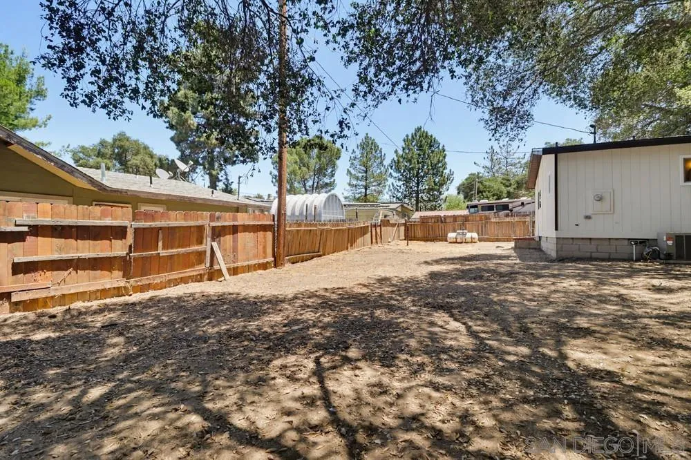 https://cdn.realtyfeed.com/cdn/127/260019758/7245ebffbc5b43c35cd5fff5d9cd949a.webp