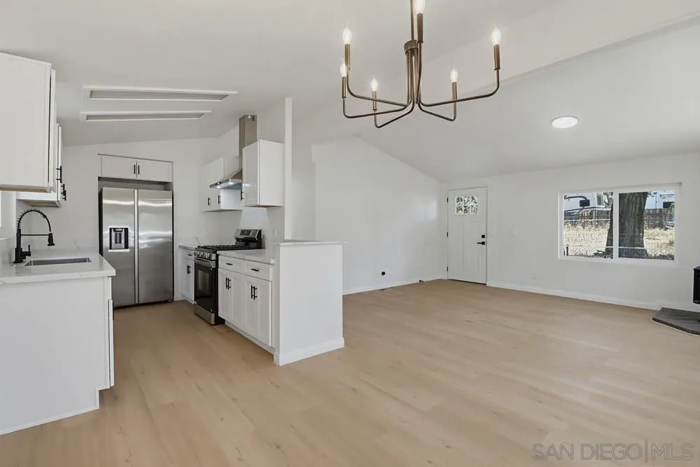 https://cdn.realtyfeed.com/cdn/127/260019758/f0d70105784725780671612f8a8b8c19.webp