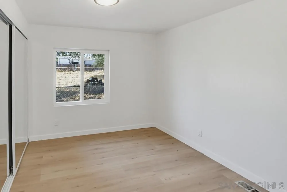 https://cdn.realtyfeed.com/cdn/127/260019758/f38a838c6c1e93f13187162be11dd3db.webp