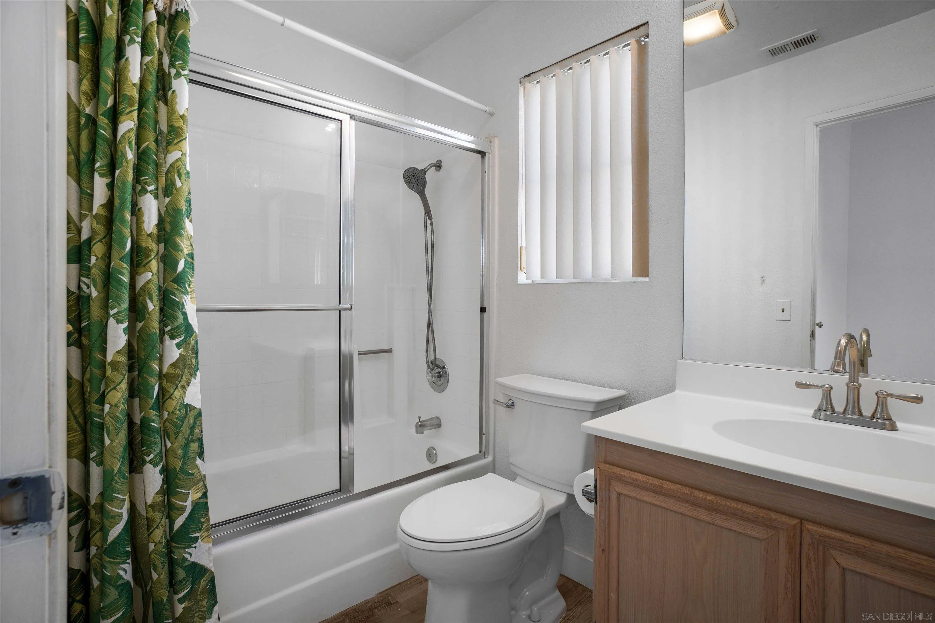 https://cdn.realtyfeed.com/cdn/127/260019762/95b82dcb1b95af72a1ff80ecb823550d.webp