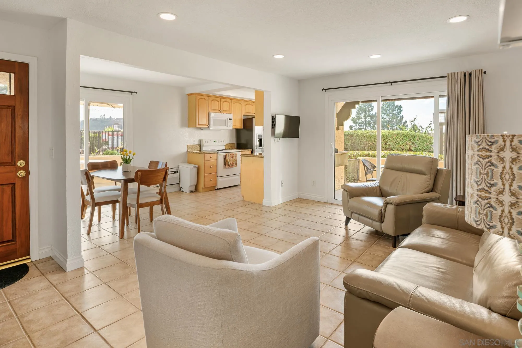 Photo #7: 260019788 Listing: Photo #7