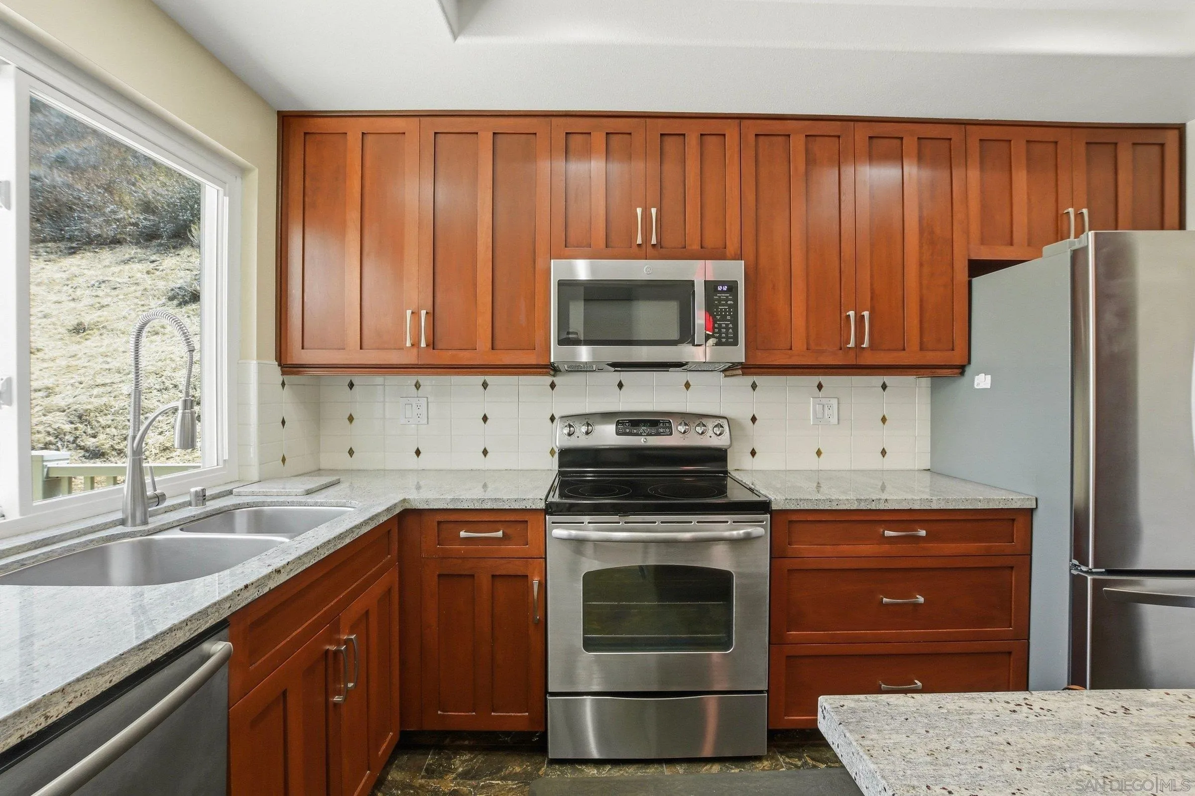 Photo #10: 260019789 Listing: Photo #10