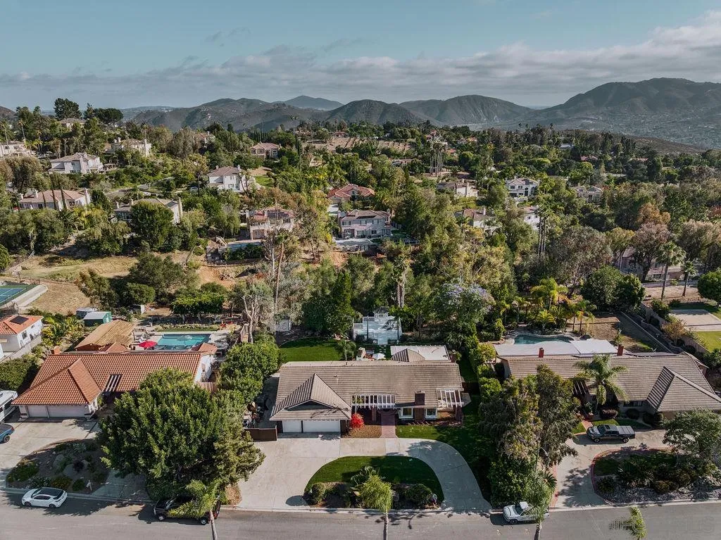 https://cdn.realtyfeed.com/cdn/127/260019792/20b8ec210113b79ddaa46a778eb9e08e.webp