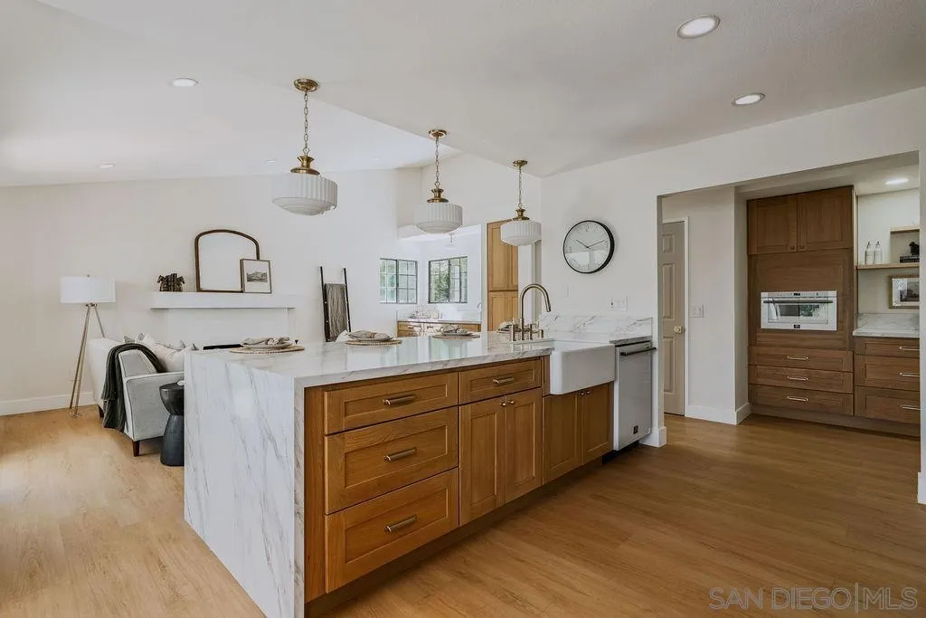 https://cdn.realtyfeed.com/cdn/127/260019792/33b8c7c58b7739777cd623e8d44d1c08.webp
