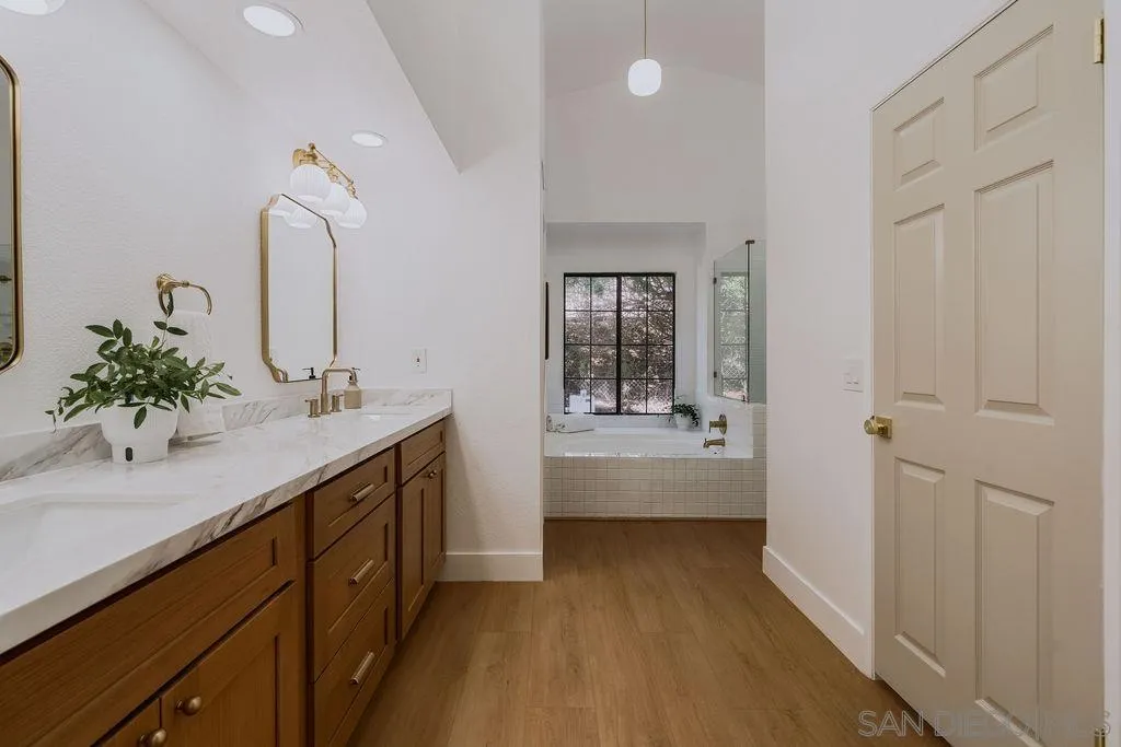 https://cdn.realtyfeed.com/cdn/127/260019792/d308622039cf0dddffc6e8cd5fb72a6b.webp