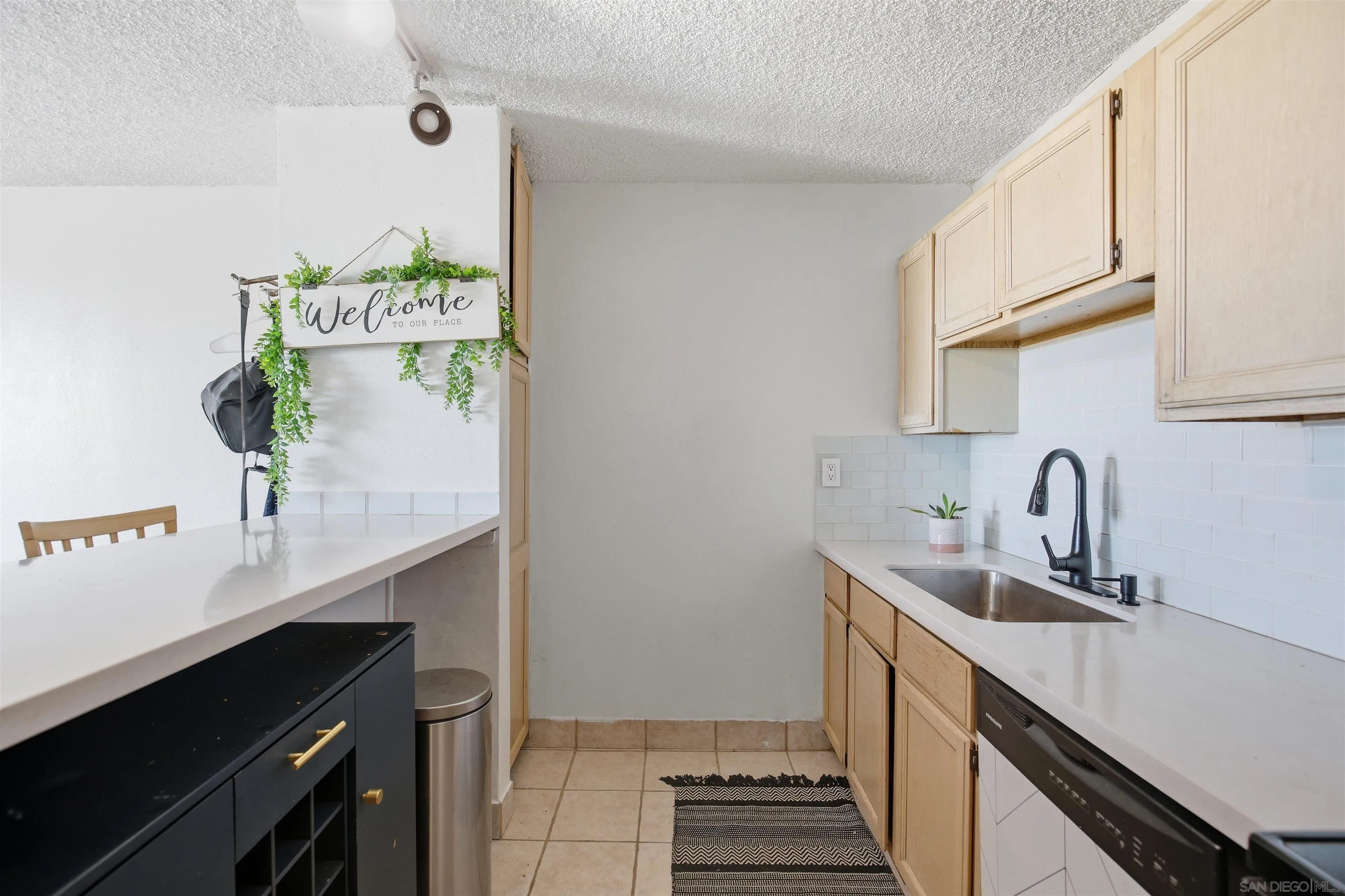 Photo #6: 260019793 Listing: Photo #6