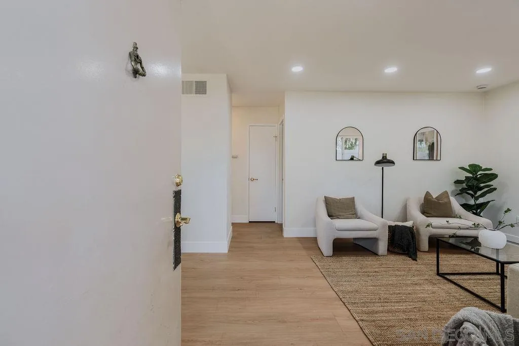 Photo #6: 260019795 Listing: Photo #6