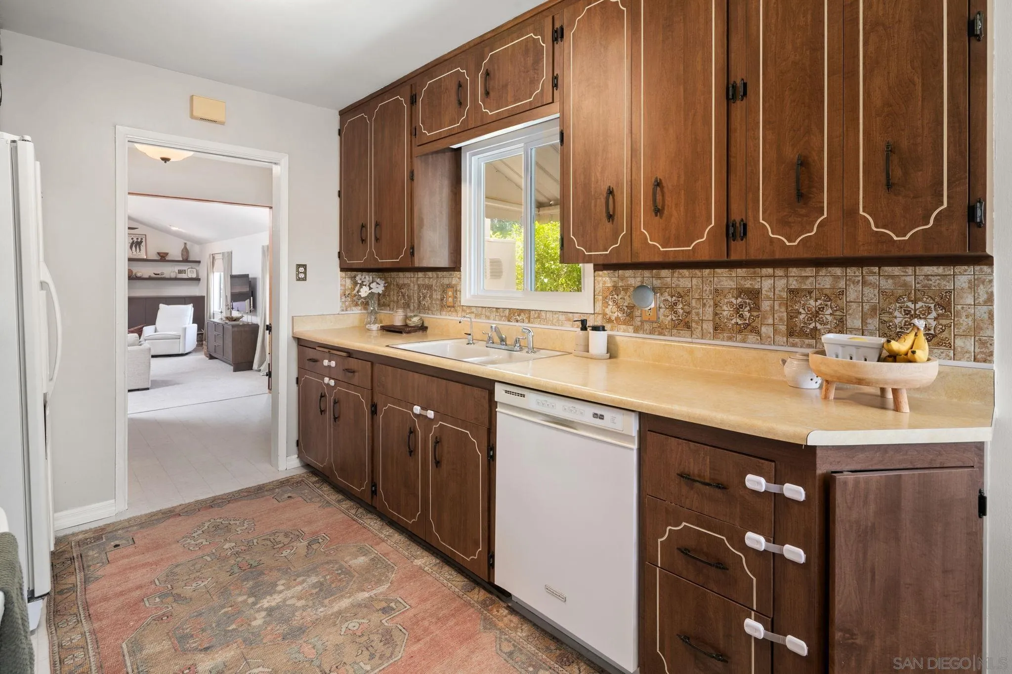 https://cdn.realtyfeed.com/cdn/127/260019796/2ba827ca8b57dccac34a7a6bed63fcba.webp