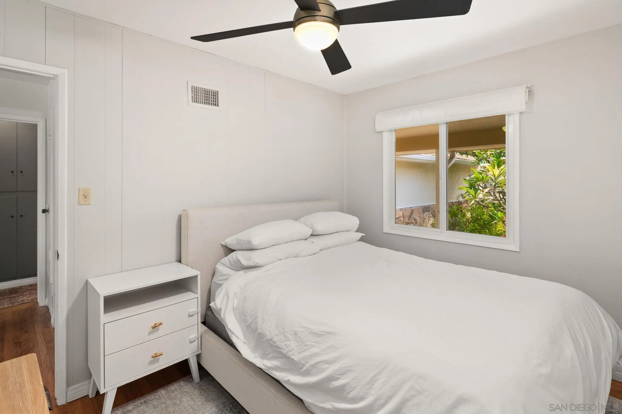 https://cdn.realtyfeed.com/cdn/127/260019796/502fc4063d0d100773db404f60ddb306.webp