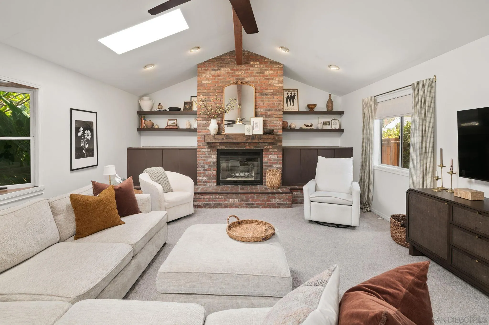 6832 Cartwright