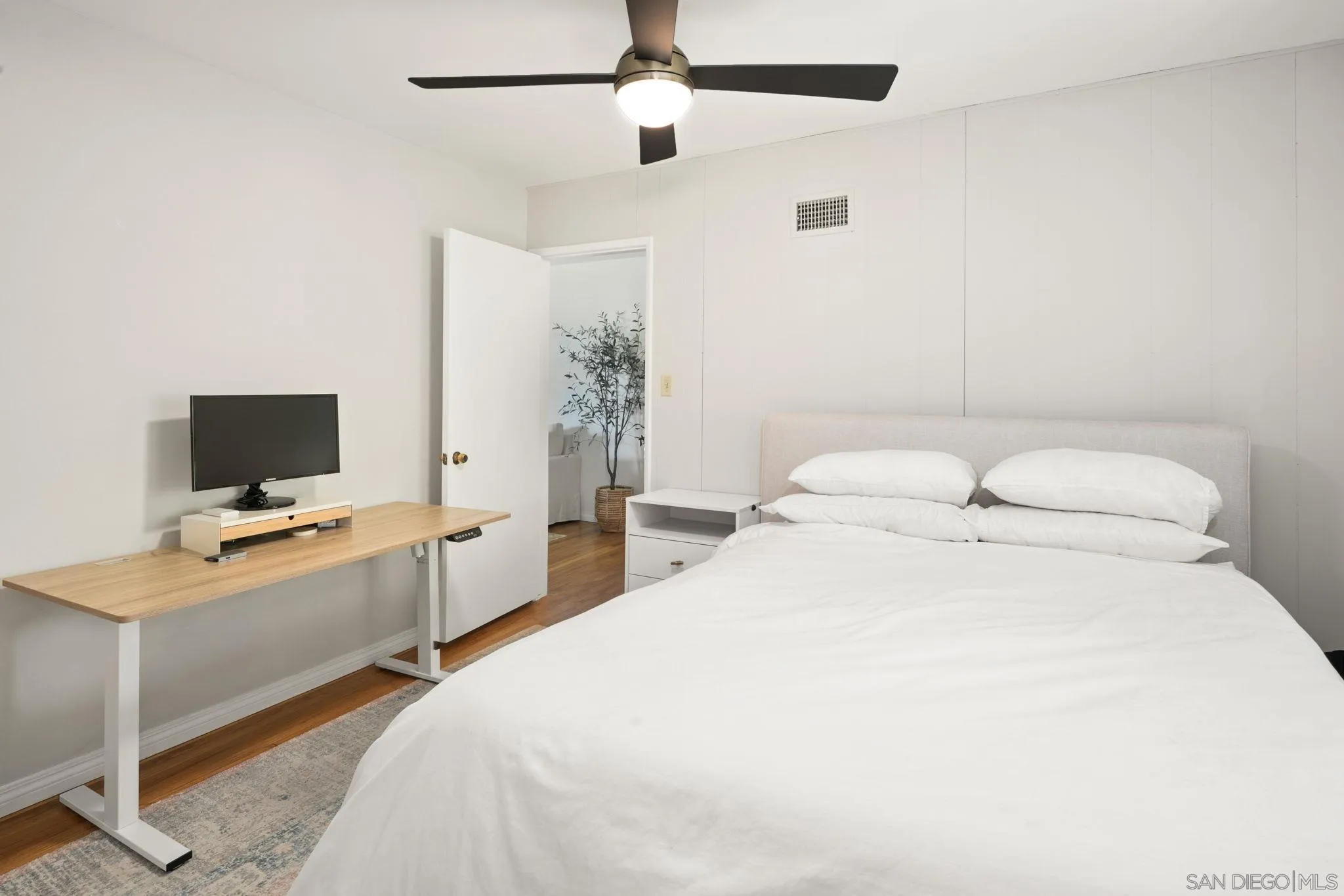 https://cdn.realtyfeed.com/cdn/127/260019796/cb8dda9c4c926eef9a6284c1df0044bd.webp