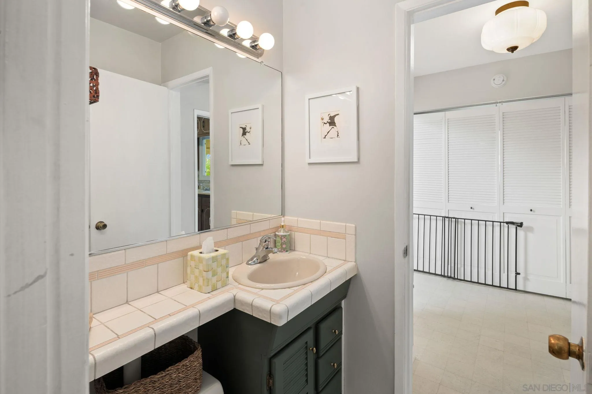 https://cdn.realtyfeed.com/cdn/127/260019796/f93351882705124866850cf05b837995.webp