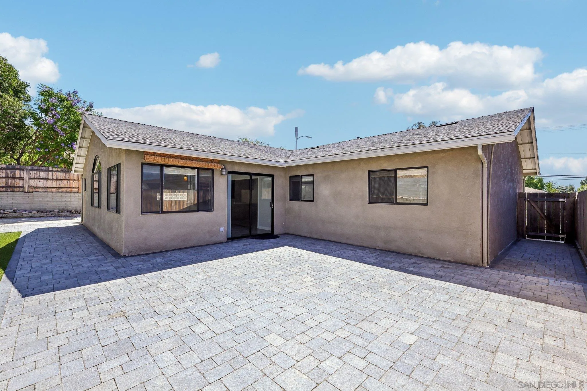 https://cdn.realtyfeed.com/cdn/127/260019797/3927bb905ba9aba32bd5738cf5ce4480.webp