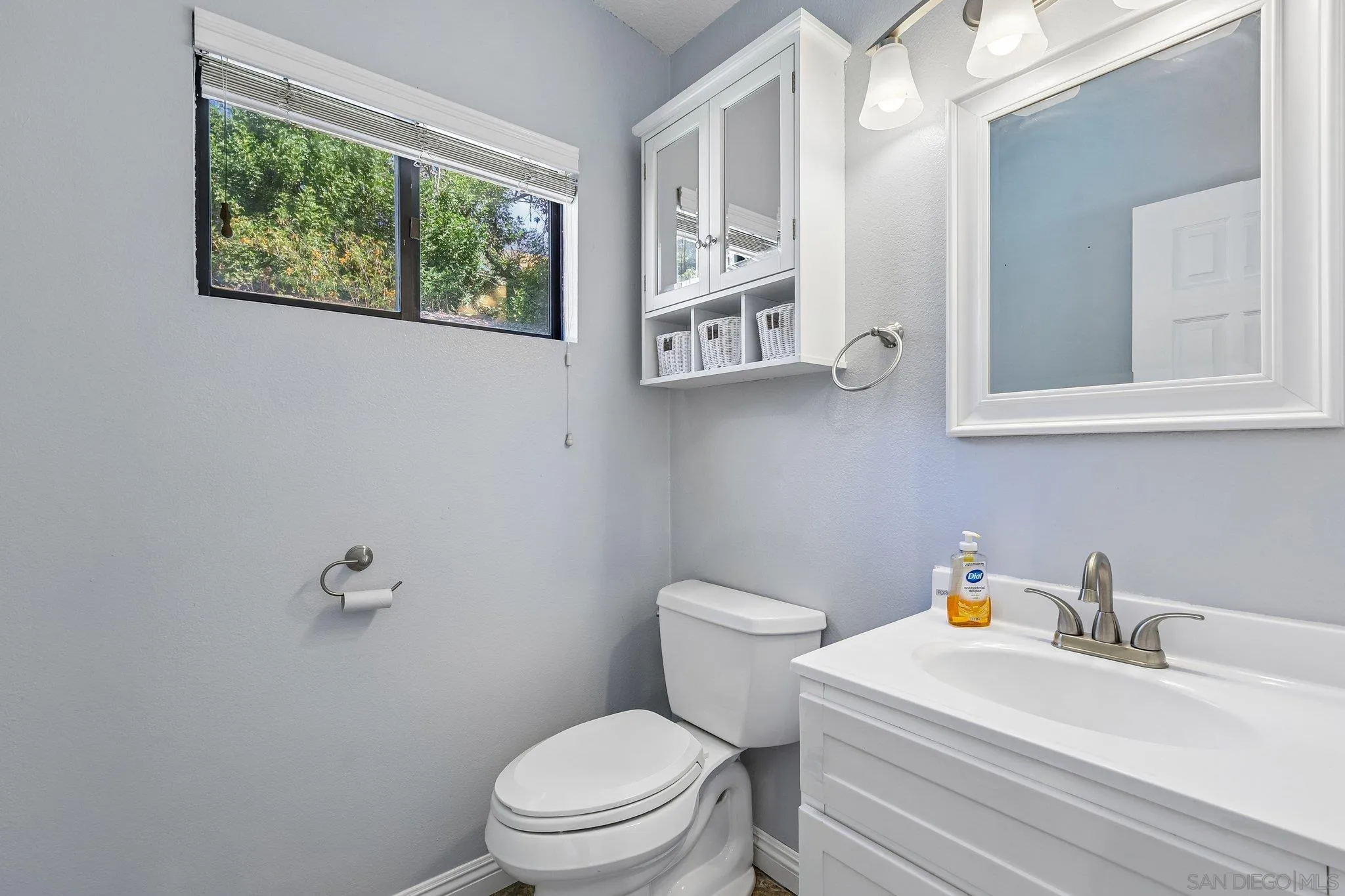https://cdn.realtyfeed.com/cdn/127/260019797/736d4f8548ae3c5902fce2bfc526639d.webp