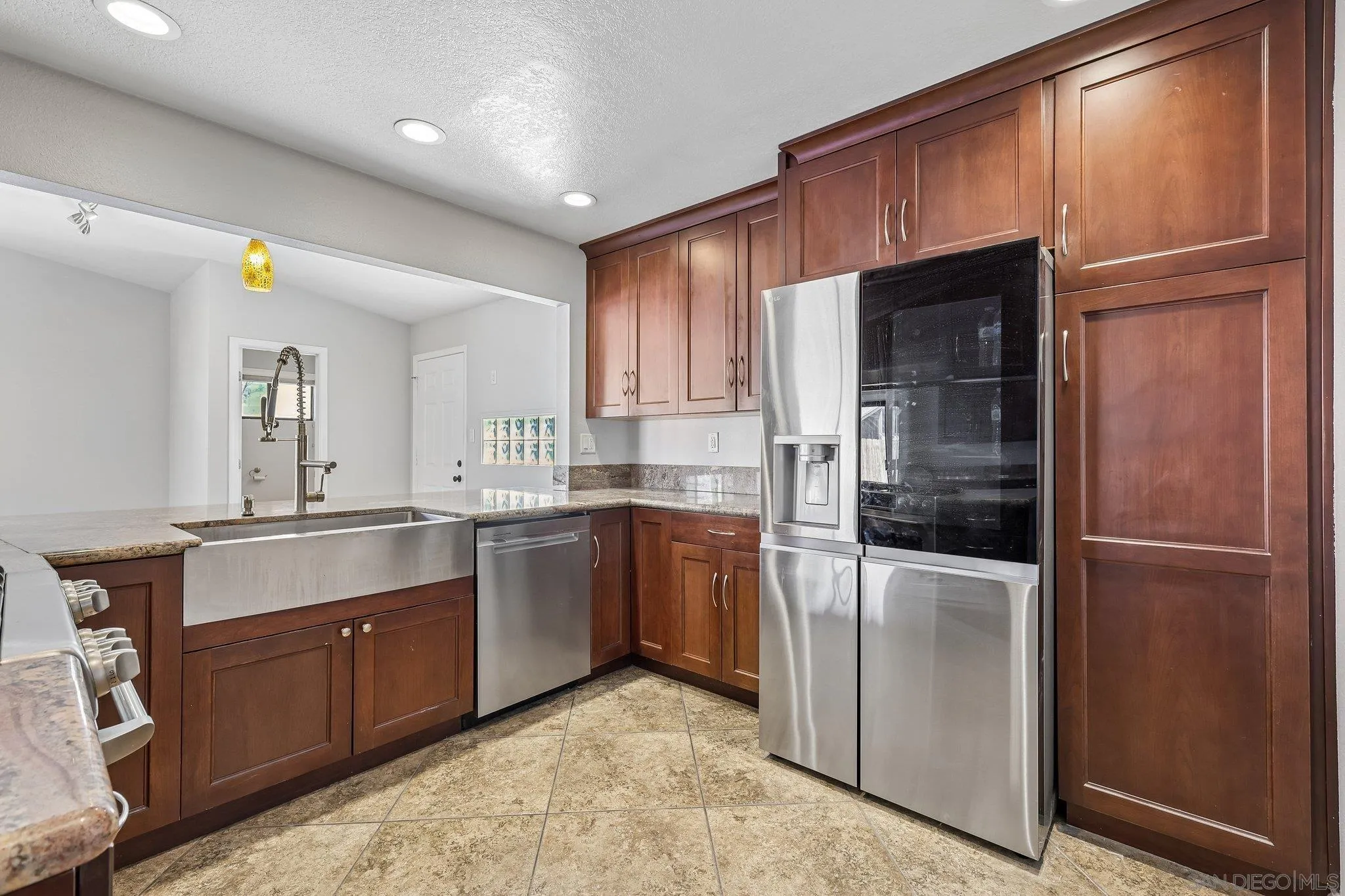 https://cdn.realtyfeed.com/cdn/127/260019797/e449e5a058cf4a99a92922bd1040951e.webp