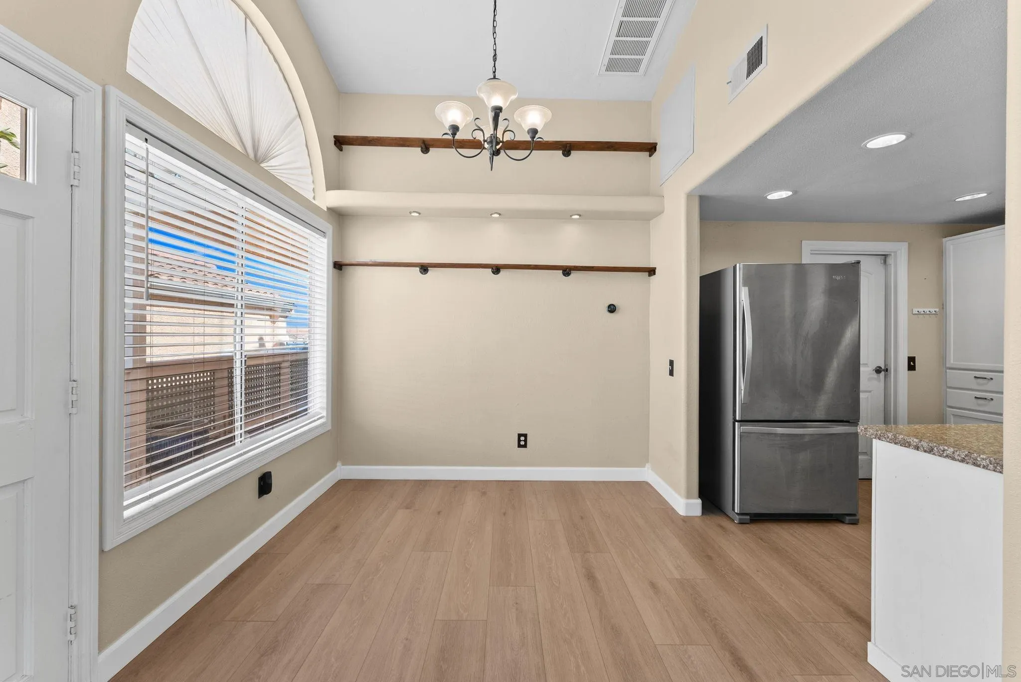 Photo #10: 260019798 Listing: Photo #10
