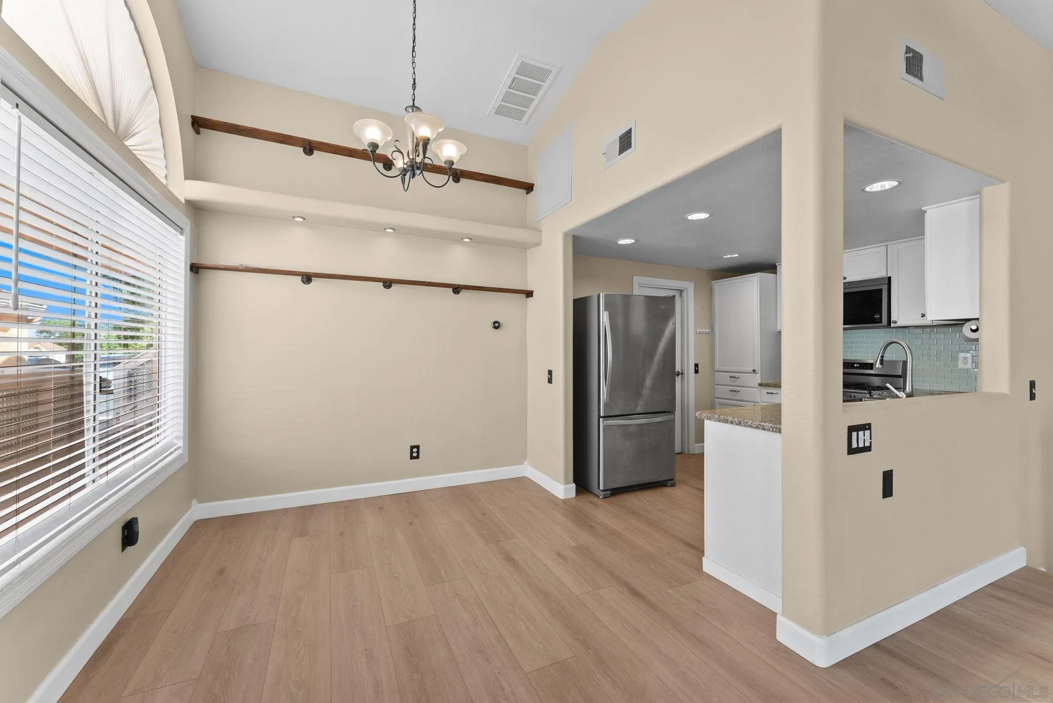 Photo #9: 260019798 Listing: Photo #9