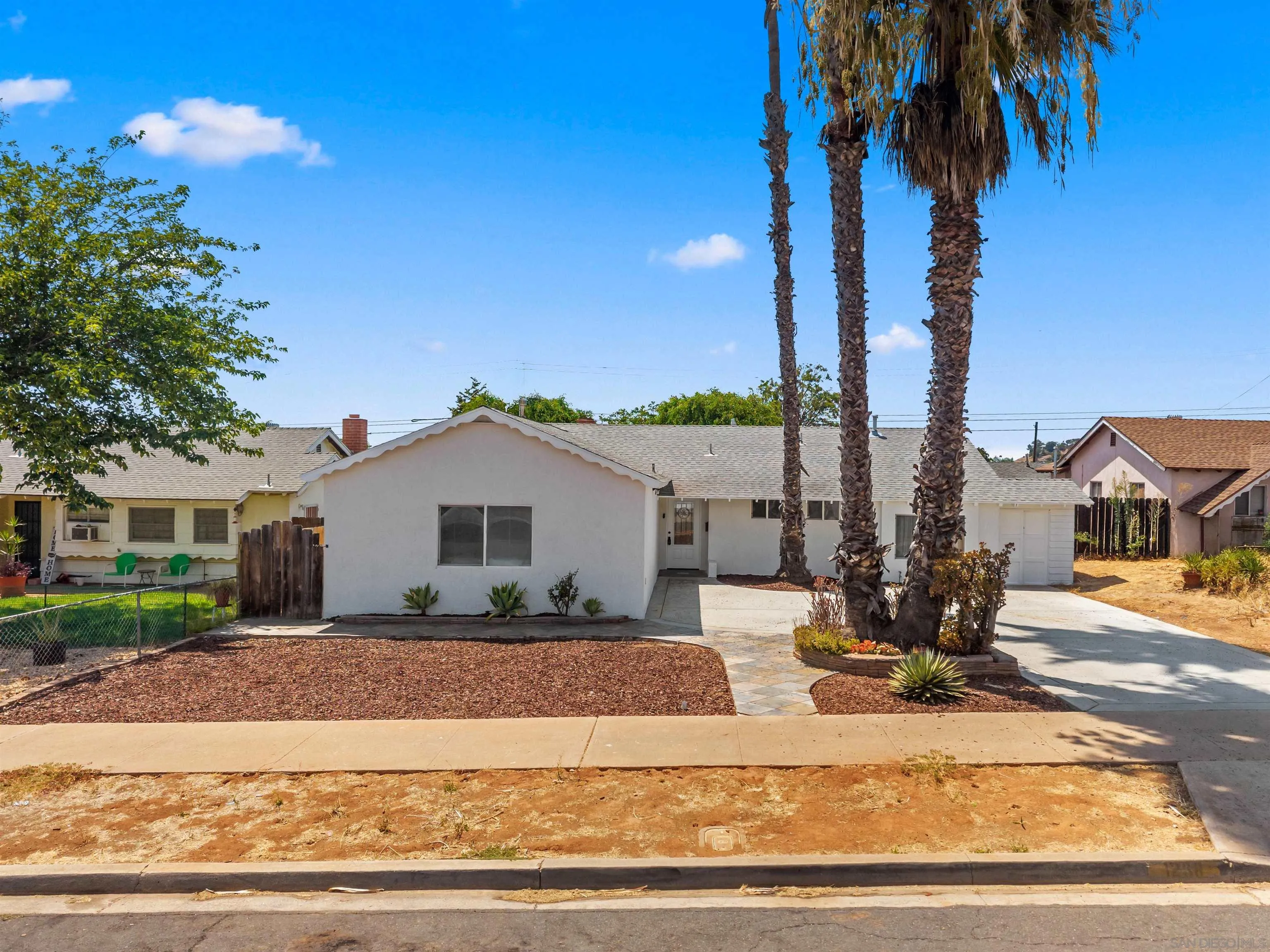 https://cdn.realtyfeed.com/cdn/127/260019799/24d988f05febd81d73799a9d220a4b8d.webp
