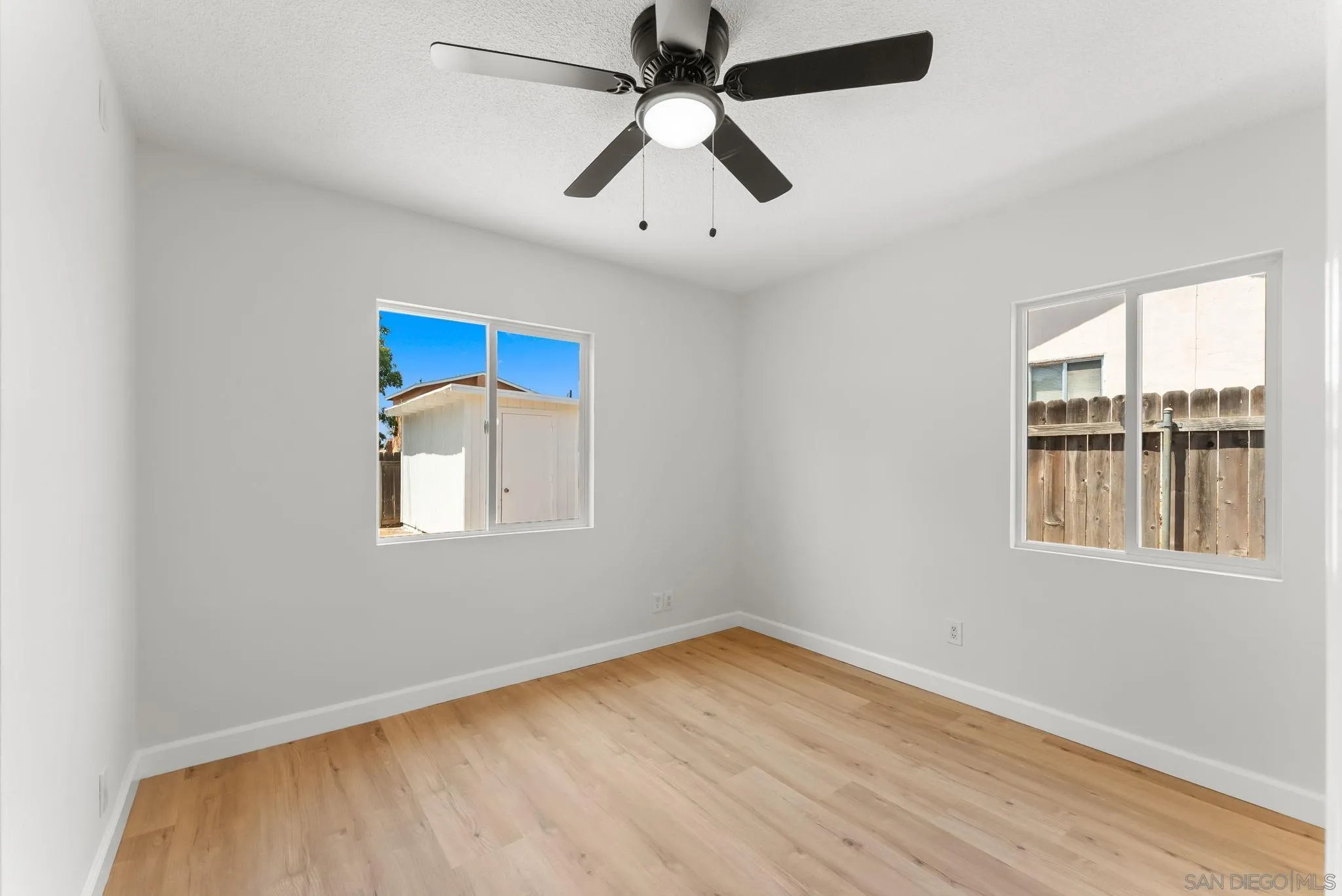 https://cdn.realtyfeed.com/cdn/127/260019799/41ec1d28a4d6170dc571543732d119a8.webp