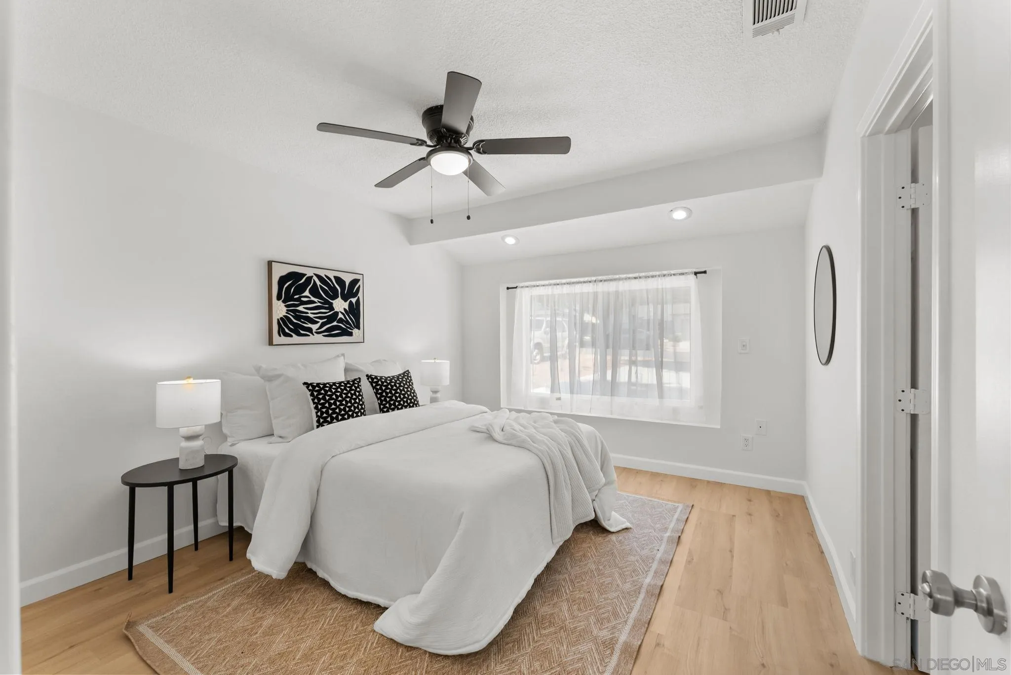 https://cdn.realtyfeed.com/cdn/127/260019799/7ef25588e158c615bc083284884bd9e4.webp