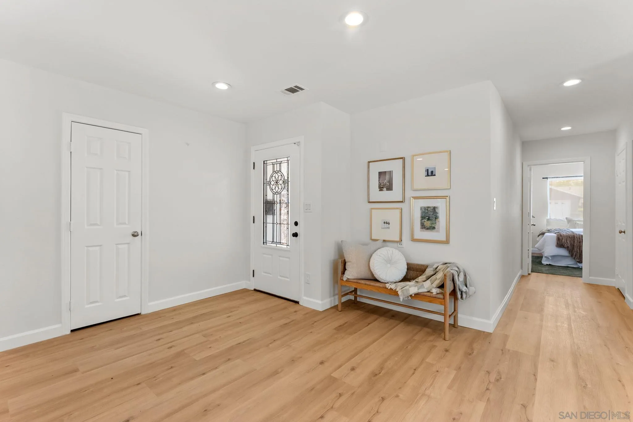 https://cdn.realtyfeed.com/cdn/127/260019799/b2bd7c525318fa968f36d1c88bf30a8a.webp
