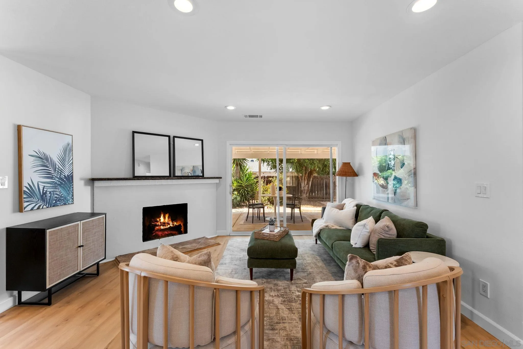 https://cdn.realtyfeed.com/cdn/127/260019799/b8ac4e9167e6911ccdb71a3f361107a3.webp