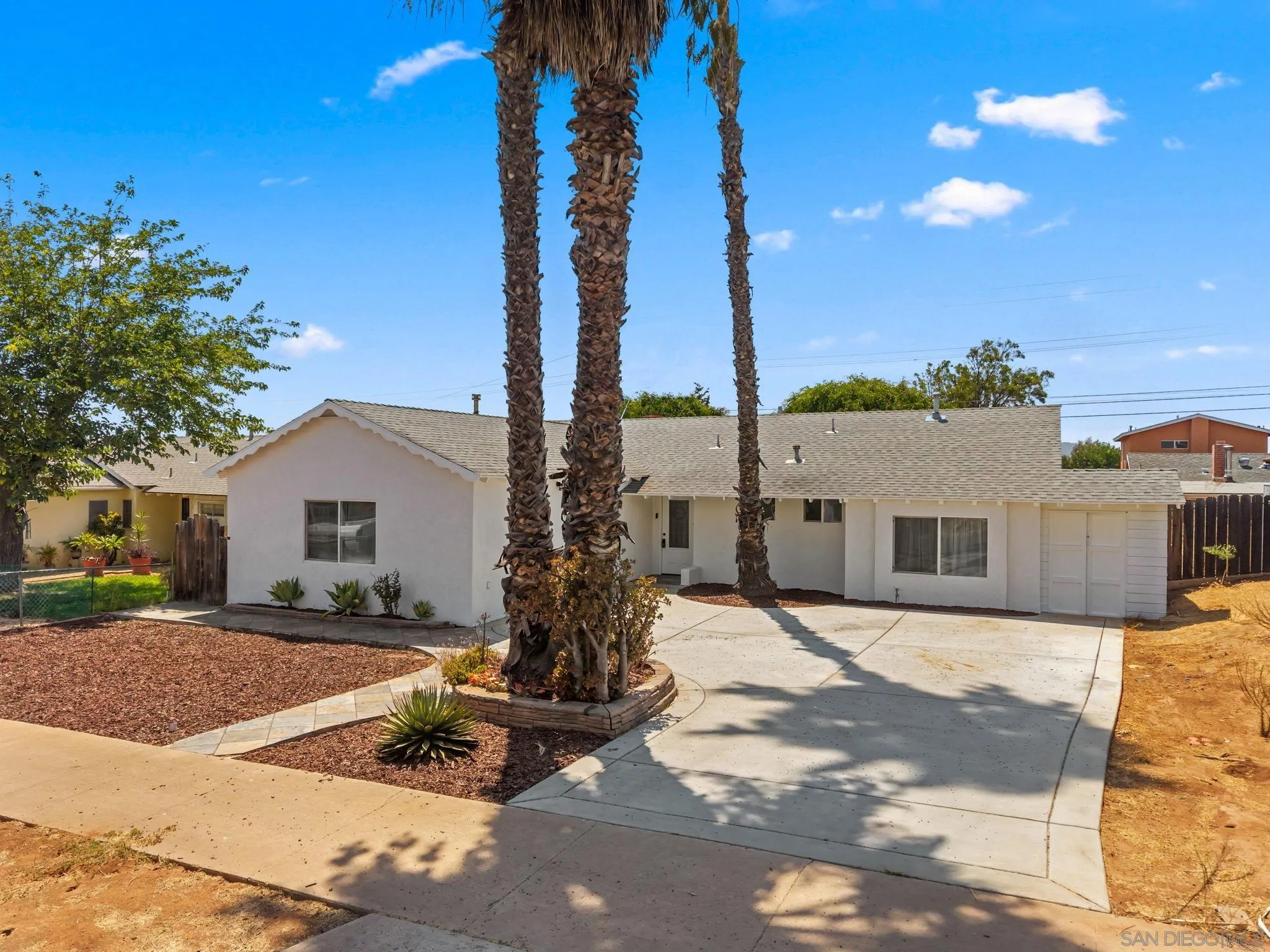 https://cdn.realtyfeed.com/cdn/127/260019799/de3fdce8d9b0ed7bef4980310c76edf3.webp