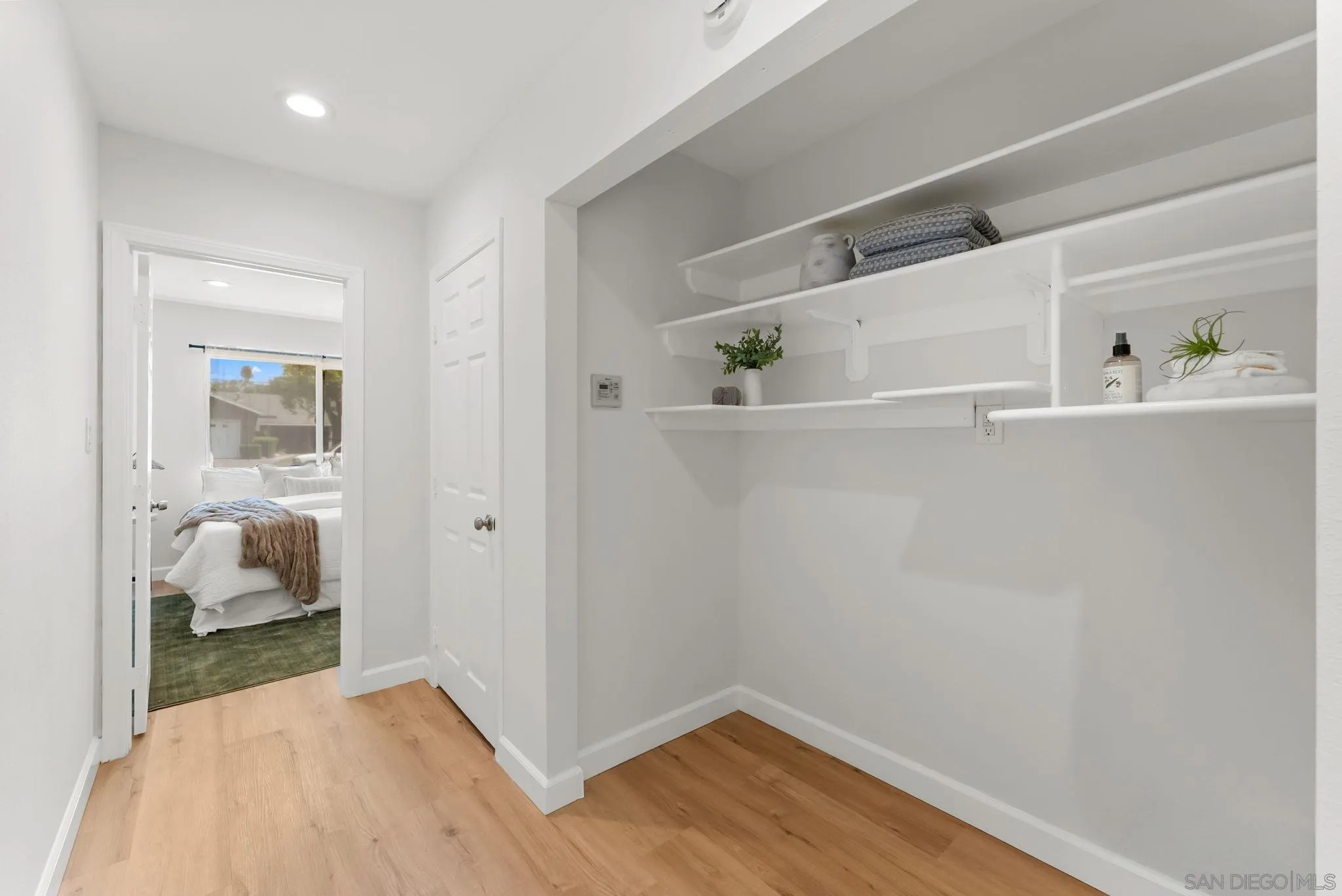 https://cdn.realtyfeed.com/cdn/127/260019799/e49661969b3b96bf7c25c07c439680f5.webp