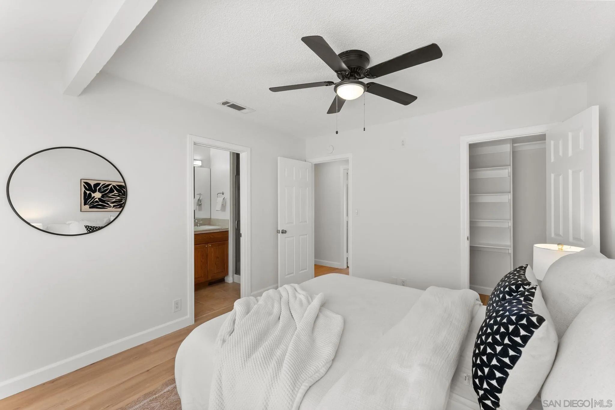 https://cdn.realtyfeed.com/cdn/127/260019799/f1895ce26cd4797d75a8f1853bacb48b.webp