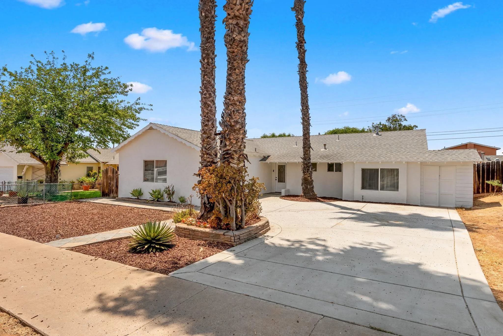 https://cdn.realtyfeed.com/cdn/127/260019799/f8eea5d57801cd0cf4bc5517f8606389.webp