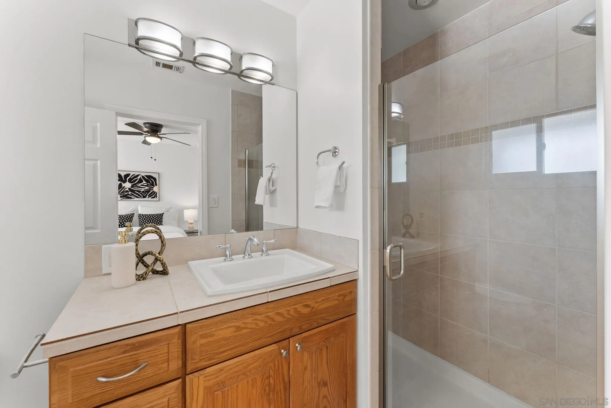 https://cdn.realtyfeed.com/cdn/127/260019799/ff6d035e3693e80d968e0c60799a40f4.webp