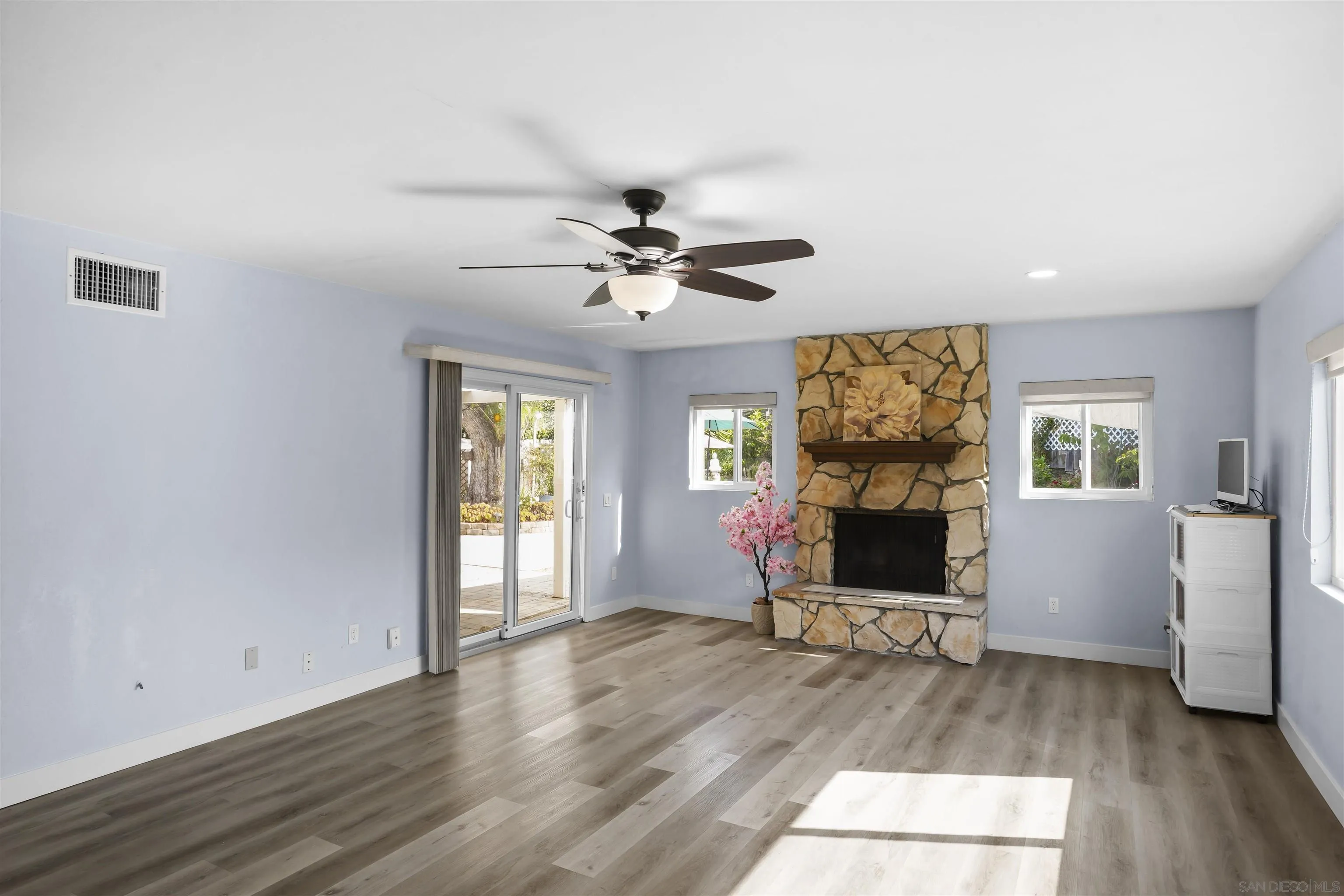 https://cdn.realtyfeed.com/cdn/127/260019802/2533747db6a524baf3600af6e8e14f45.webp