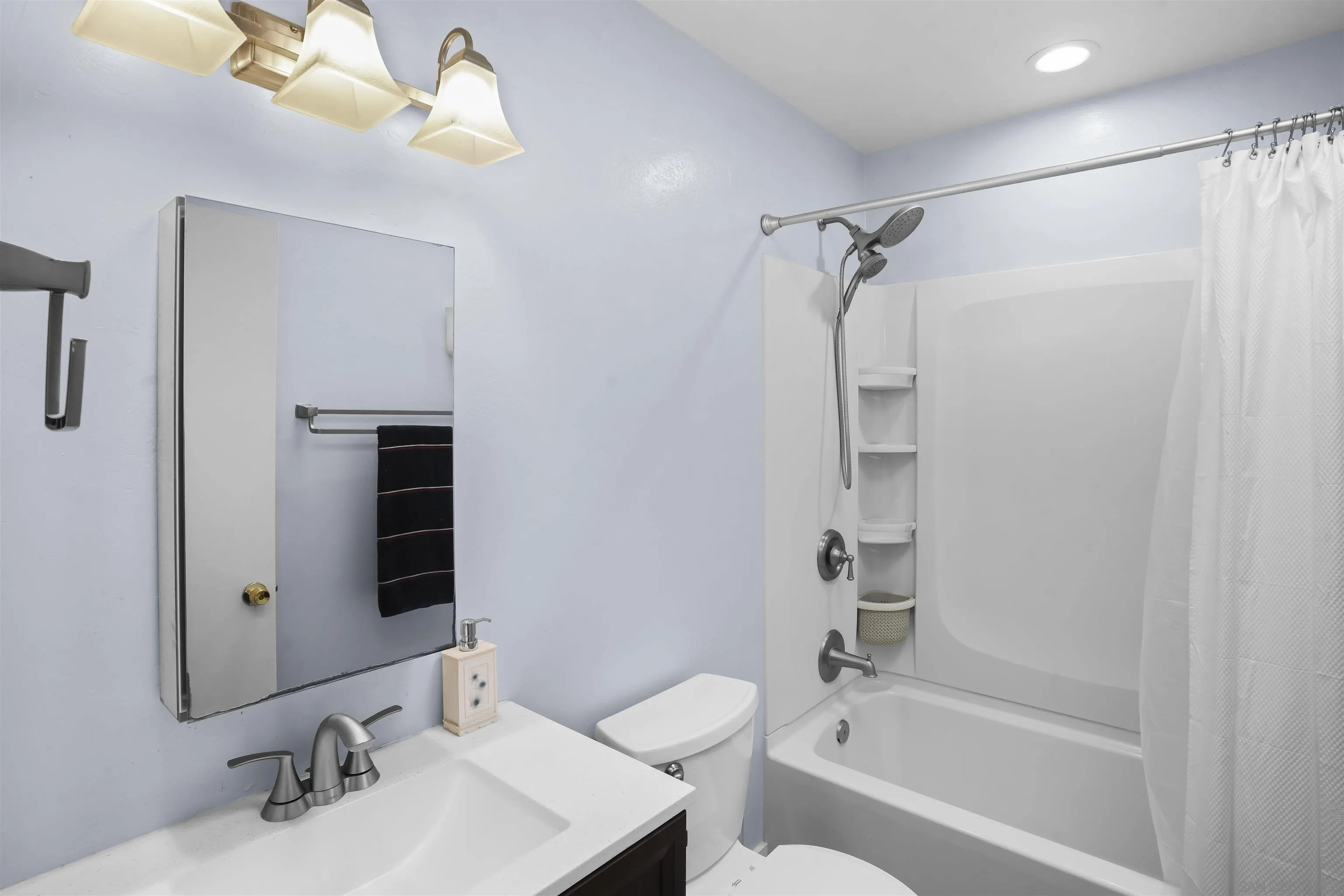 https://cdn.realtyfeed.com/cdn/127/260019802/417c67ee7fa18d13ae35035c7800a4a8.webp