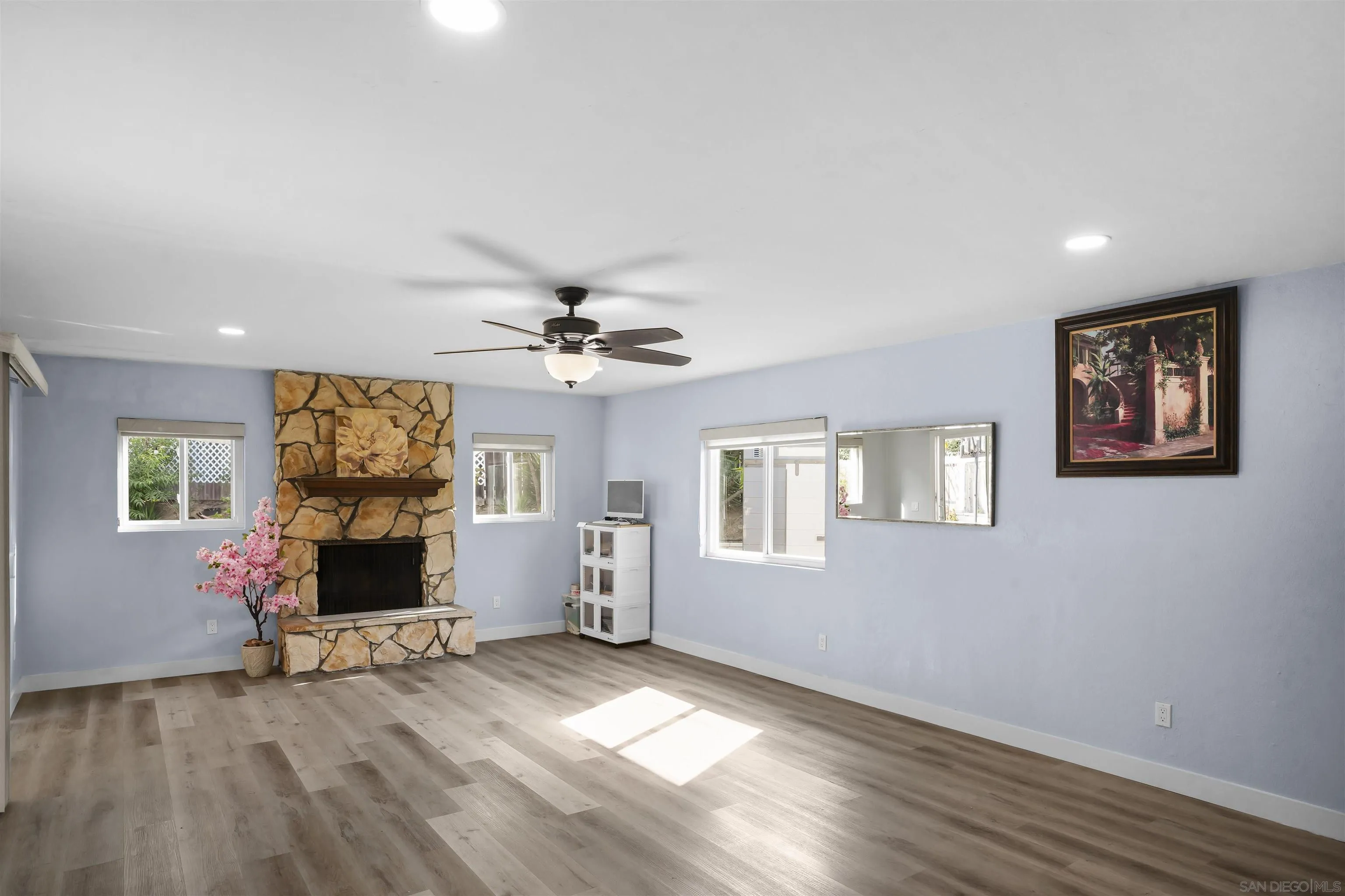 https://cdn.realtyfeed.com/cdn/127/260019802/6398cd4f5e6ca635e3f3a2435c1e1d87.webp